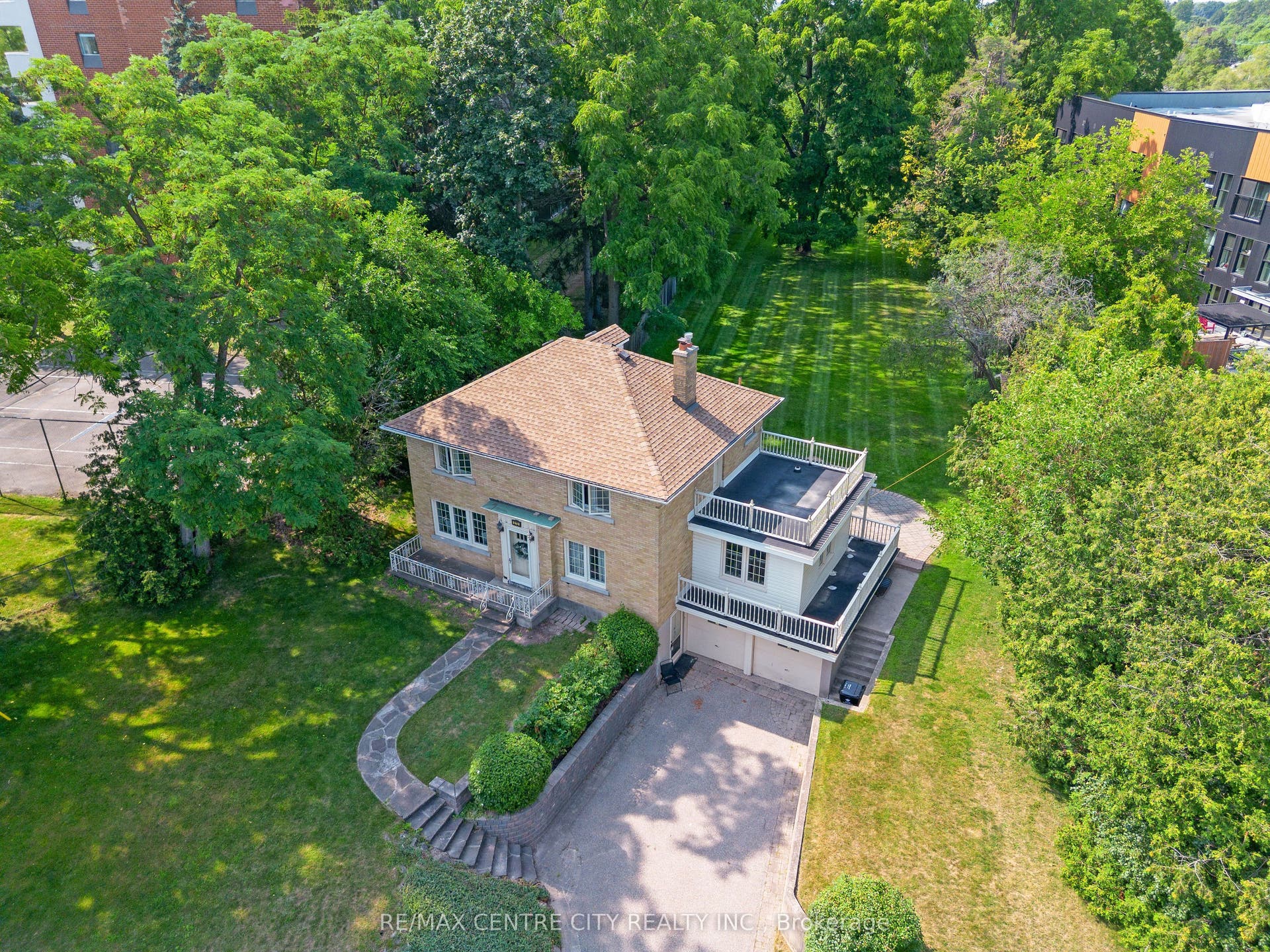 272 Sheldon Avenue N, Kitchener, Waterloo ON N2A 1G7 272 Sheldon Avenue N, Kitchener, Waterloo ON N2A 1G7