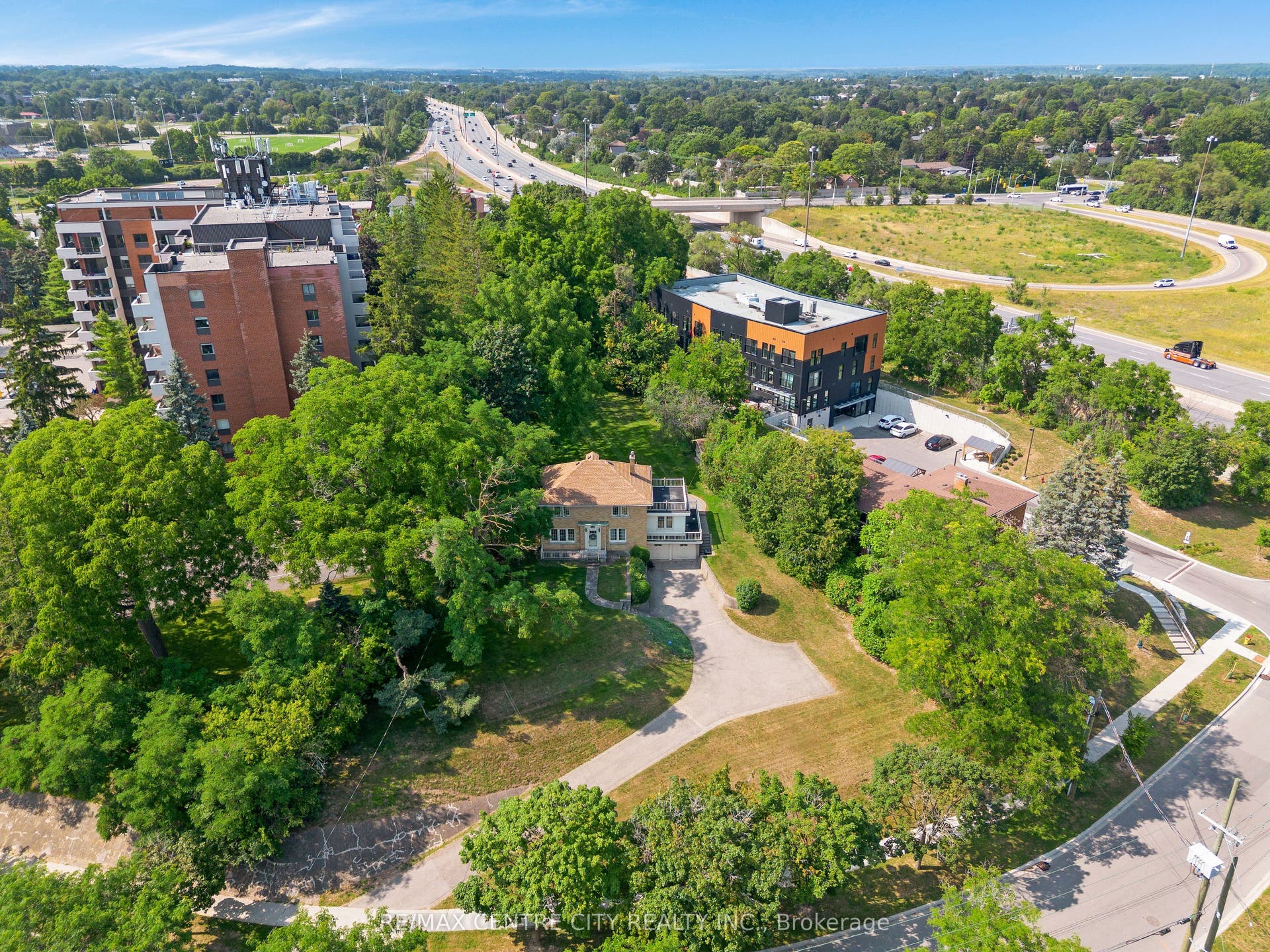 272 Sheldon Avenue N, Kitchener, Waterloo ON N2A 1G7 272 Sheldon Avenue N, Kitchener, Waterloo ON N2A 1G7