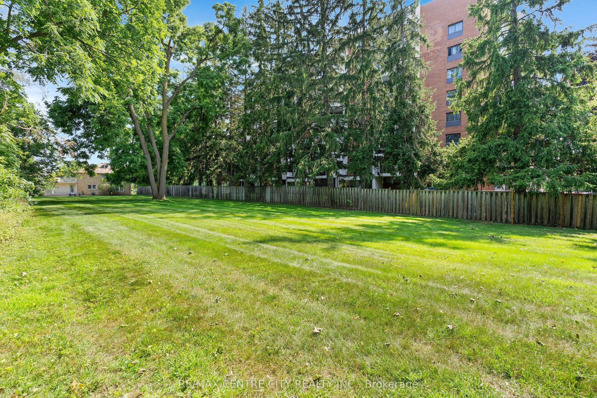 272 Sheldon Avenue N, Kitchener, Waterloo ON N2A 1G7 272 Sheldon Avenue N, Kitchener, Waterloo ON N2A 1G7