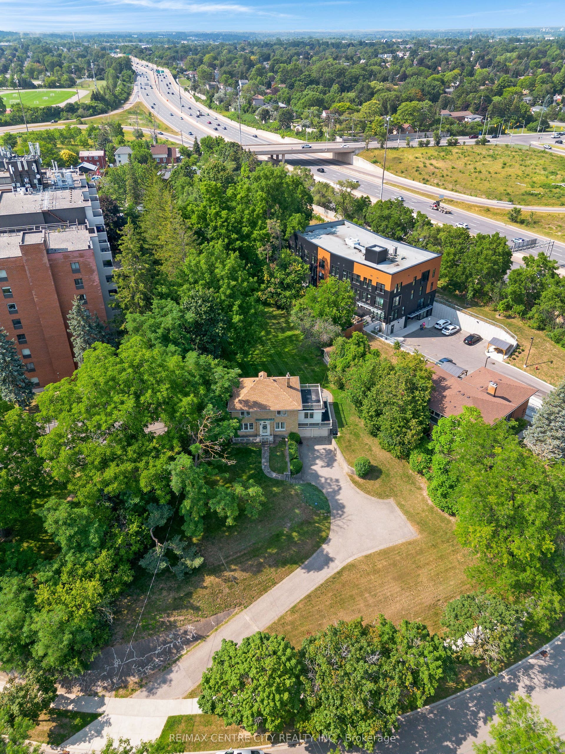 272 Sheldon Avenue N, Kitchener, Waterloo ON N2A 1G7 272 Sheldon Avenue N, Kitchener, Waterloo ON N2A 1G7
