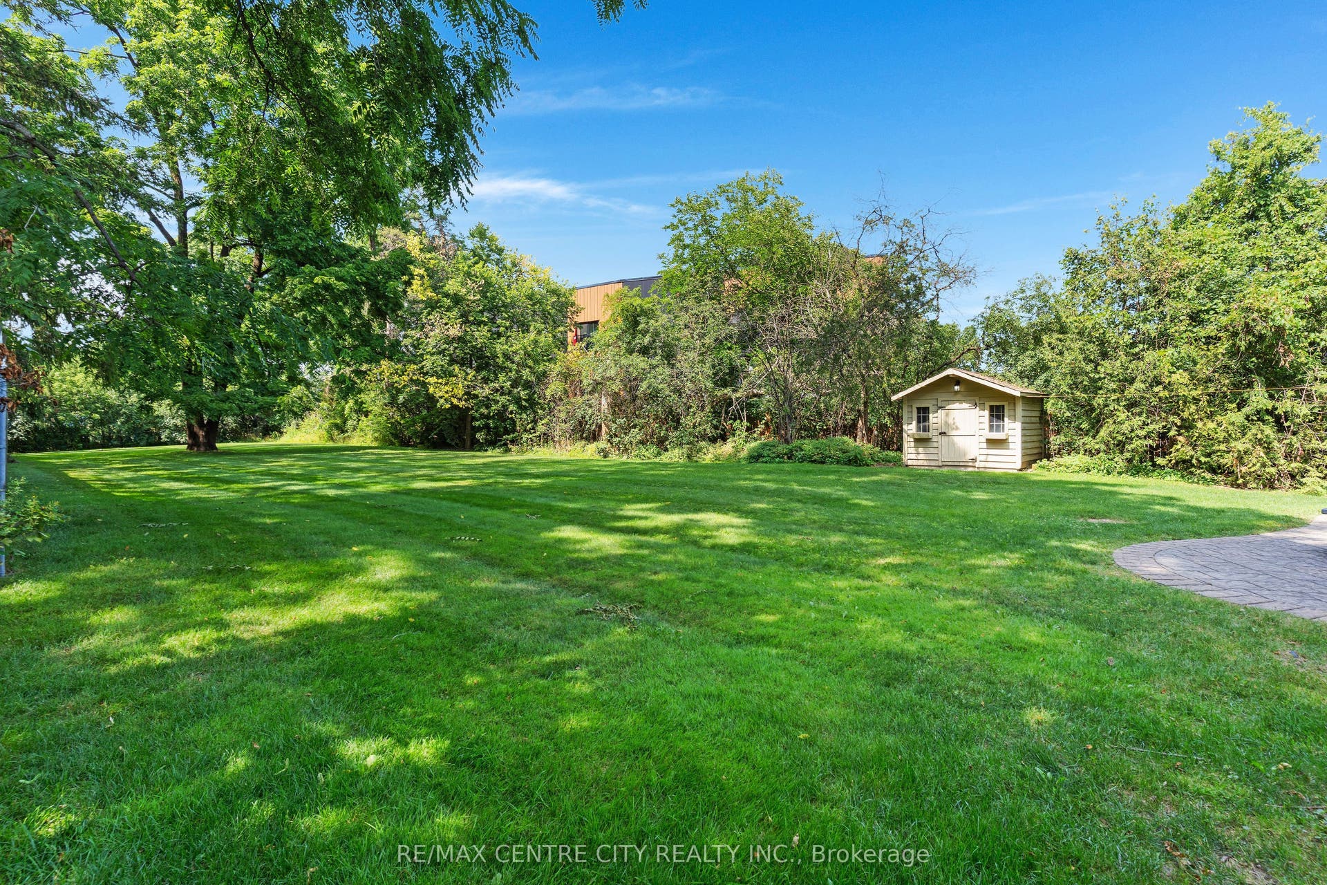 272 Sheldon Avenue N, Kitchener, Waterloo ON N2A 1G7 272 Sheldon Avenue N, Kitchener, Waterloo ON N2A 1G7