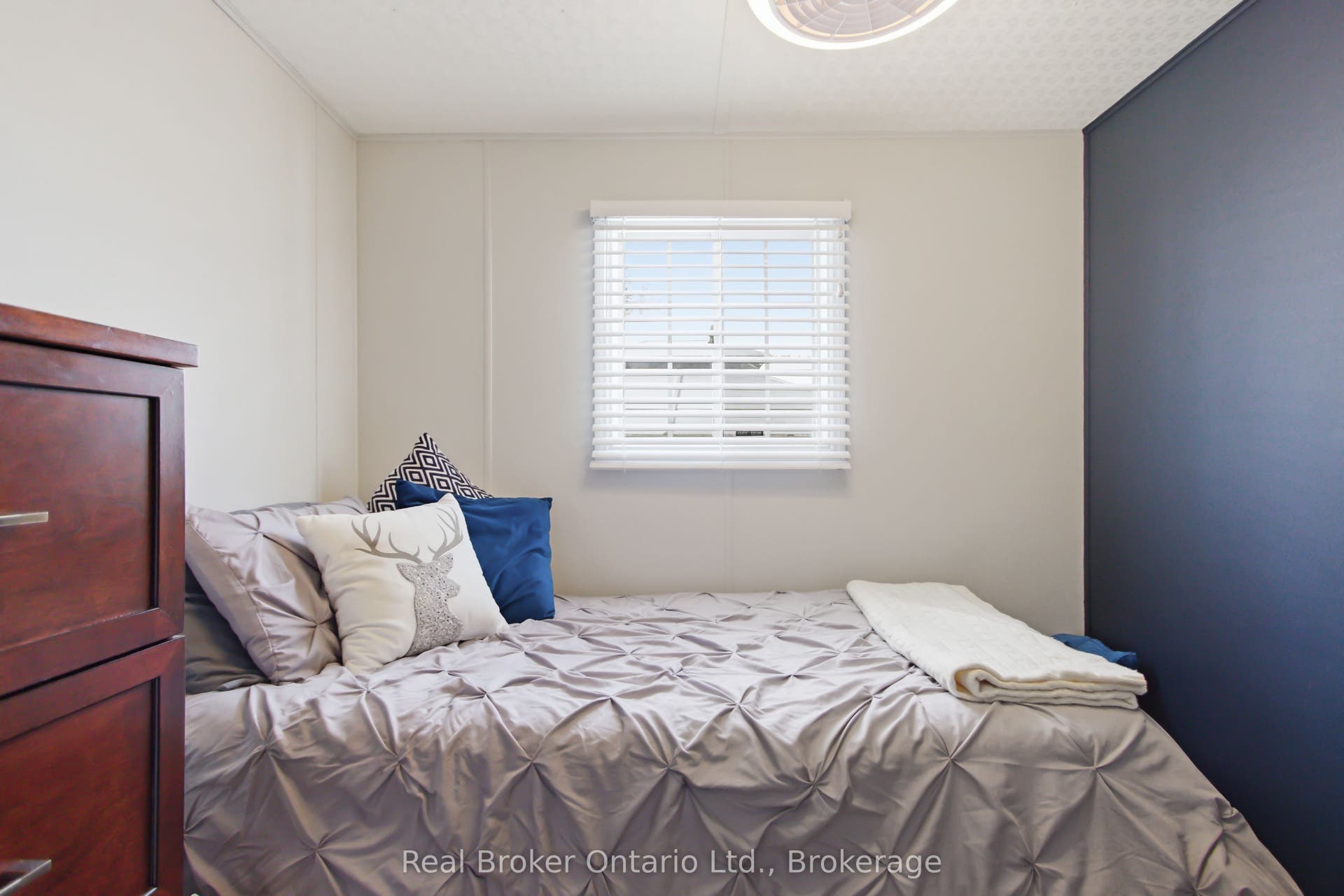 428 Pine Pass, Centre Wellington, Wellington ON N1M 2W5 first bedroom