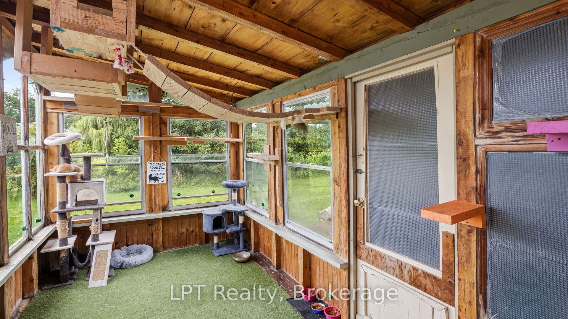 1043 Deloro Road, Marmora And Lake, Hastings ON K0K 2M0 Sun Room with access to Wood Room