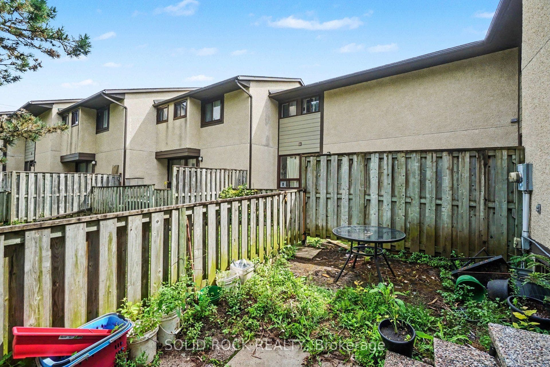 1735 Meadowbrook Road, #71, Cyrville - Carson Grove - Pineview, Ottawa ON K1B 4W6 1735 Meadowbrook Road, #71, Cyrville - Carson Grove - Pineview, Ottawa ON K1B 4W6