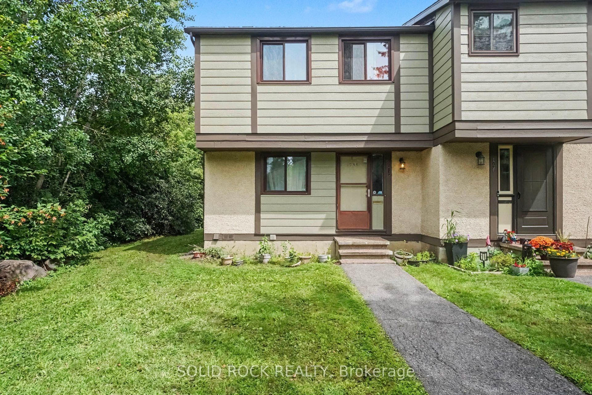 1735 Meadowbrook Road, #71, Cyrville - Carson Grove - Pineview, Ottawa ON K1B 4W6 1735 Meadowbrook Road, #71, Cyrville - Carson Grove - Pineview, Ottawa ON K1B 4W6