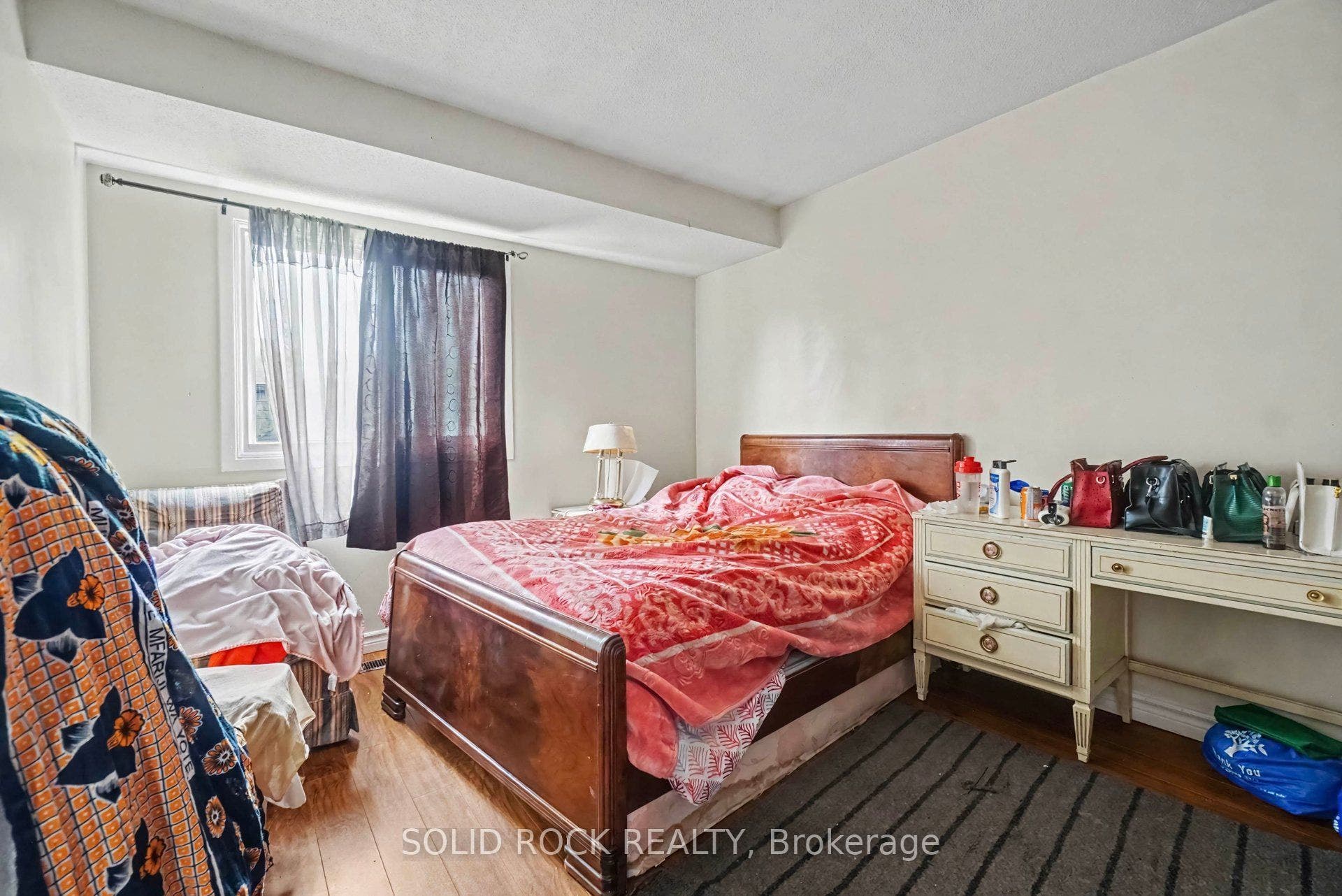 1735 Meadowbrook Road, #71, Cyrville - Carson Grove - Pineview, Ottawa ON K1B 4W6 1735 Meadowbrook Road, #71, Cyrville - Carson Grove - Pineview, Ottawa ON K1B 4W6