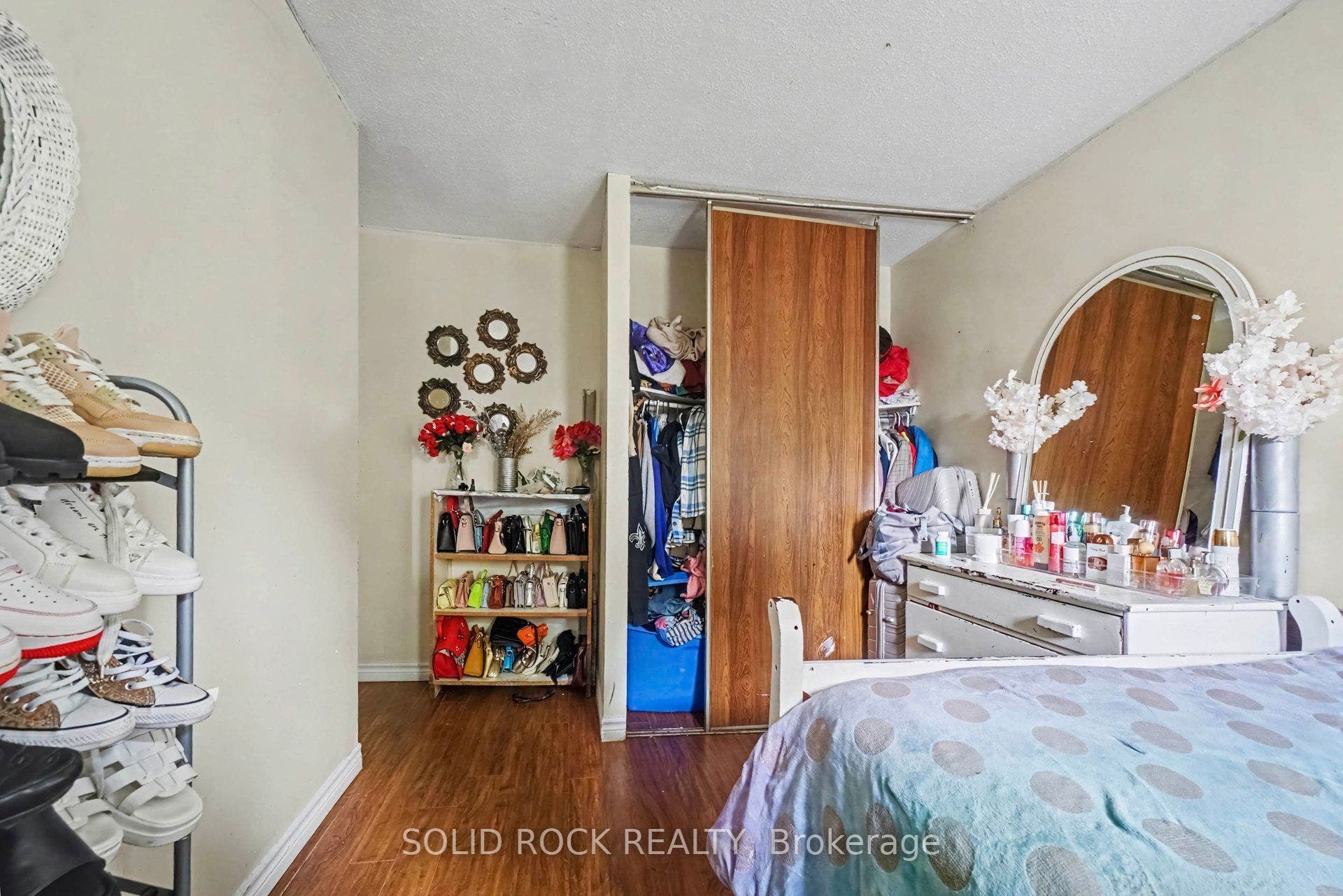 1735 Meadowbrook Road, #71, Cyrville - Carson Grove - Pineview, Ottawa ON K1B 4W6 1735 Meadowbrook Road, #71, Cyrville - Carson Grove - Pineview, Ottawa ON K1B 4W6