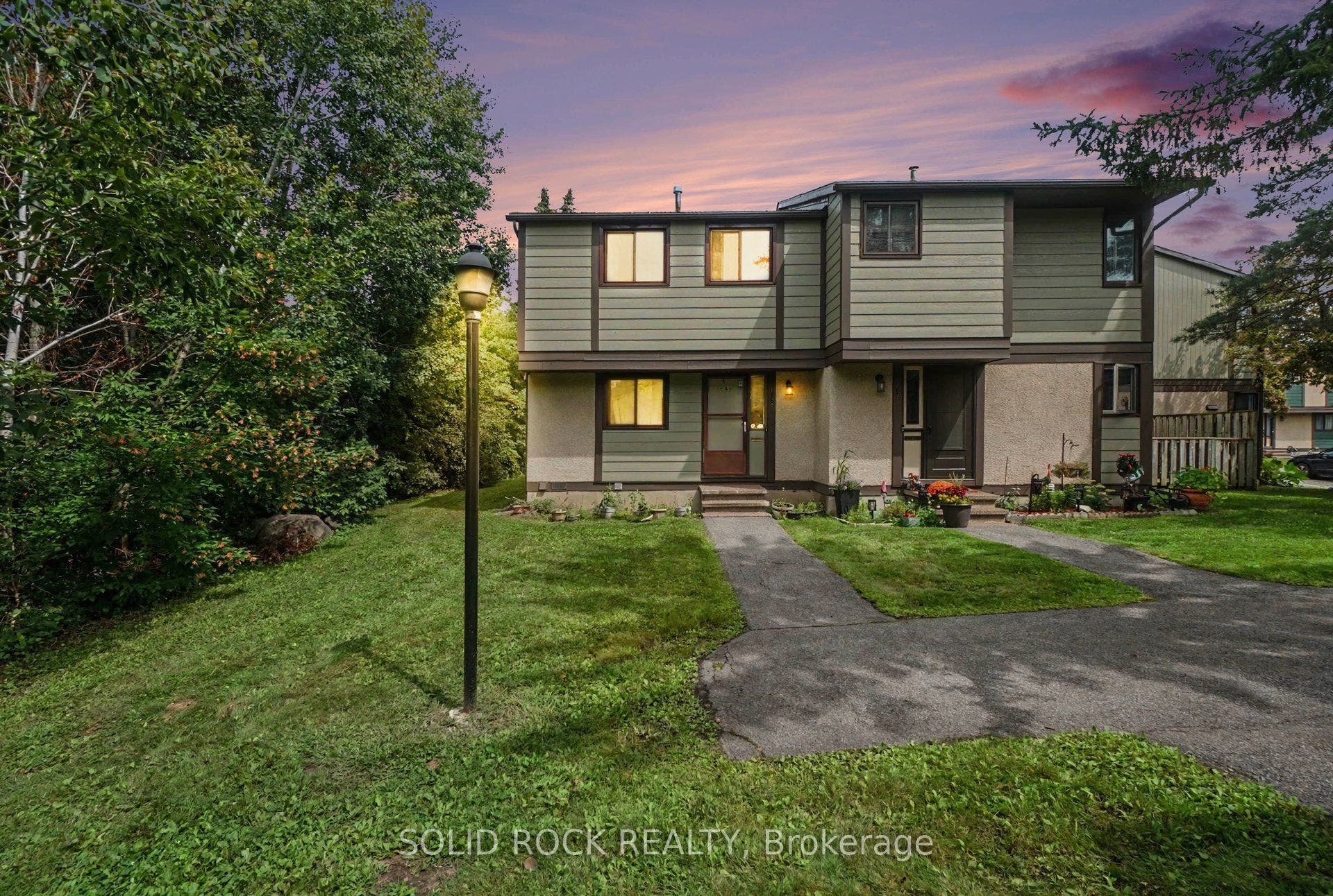 1735 Meadowbrook Road, #71, Cyrville - Carson Grove - Pineview, Ottawa ON K1B 4W6 1735 Meadowbrook Road, #71, Cyrville - Carson Grove - Pineview, Ottawa ON K1B 4W6