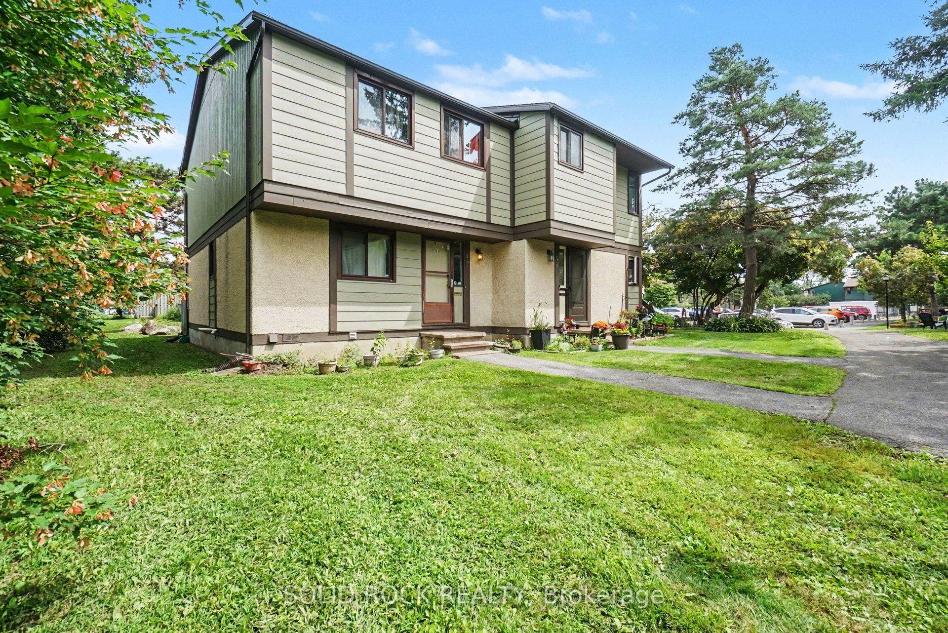 1735 Meadowbrook Road, #71, Cyrville - Carson Grove - Pineview, Ottawa ON K1B 4W6 1735 Meadowbrook Road, #71, Cyrville - Carson Grove - Pineview, Ottawa ON K1B 4W6