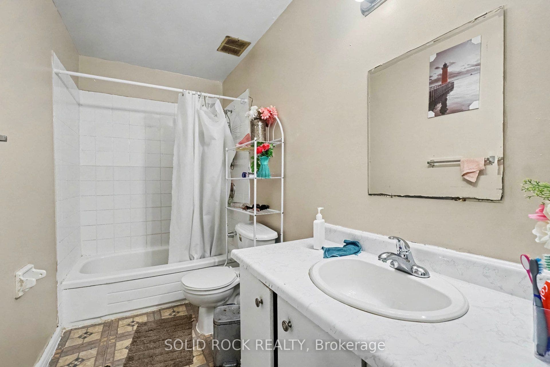 1735 Meadowbrook Road, #71, Cyrville - Carson Grove - Pineview, Ottawa ON K1B 4W6 1735 Meadowbrook Road, #71, Cyrville - Carson Grove - Pineview, Ottawa ON K1B 4W6