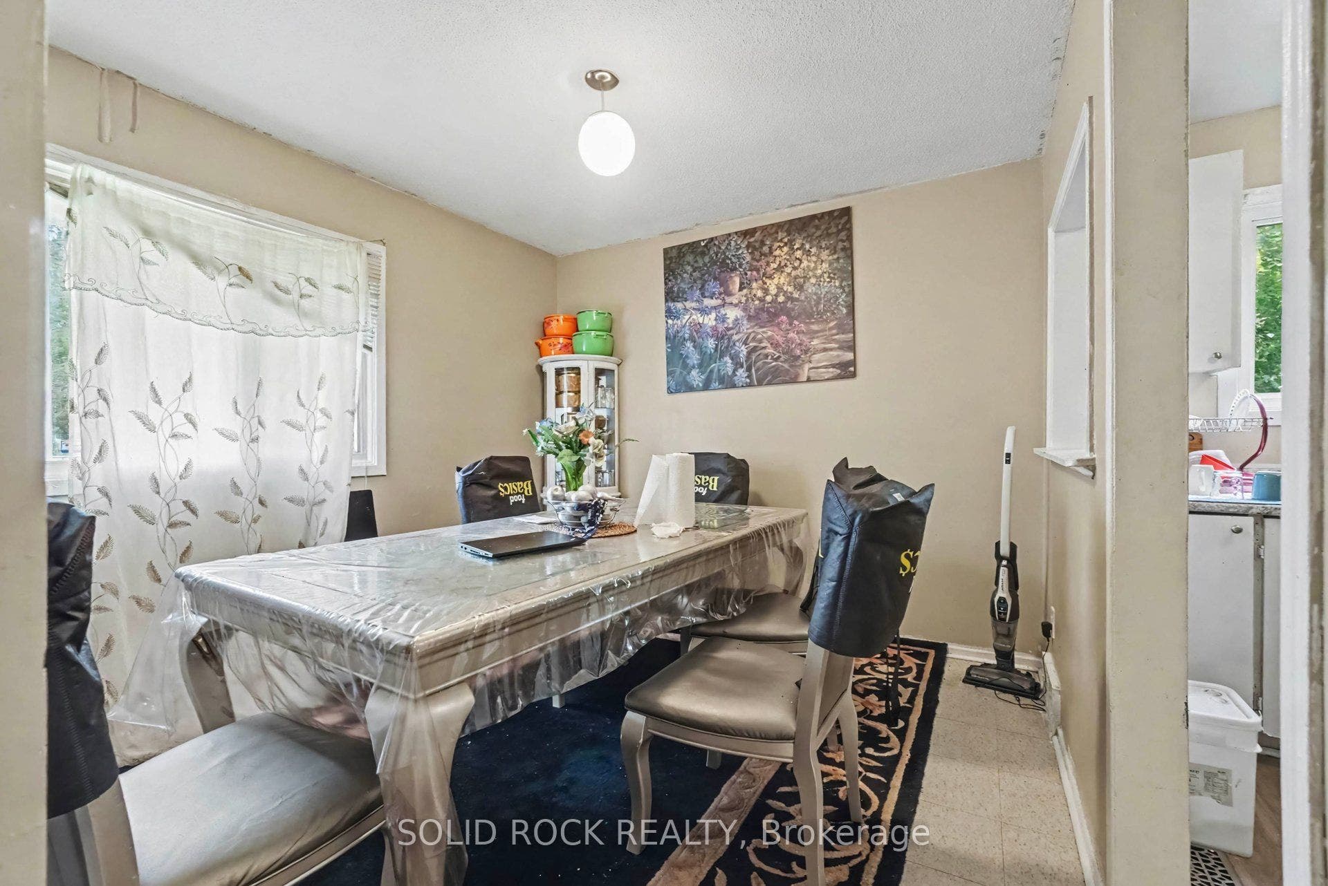 1735 Meadowbrook Road, #71, Cyrville - Carson Grove - Pineview, Ottawa ON K1B 4W6 1735 Meadowbrook Road, #71, Cyrville - Carson Grove - Pineview, Ottawa ON K1B 4W6