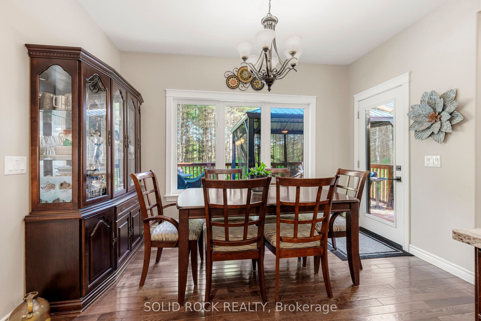 717 Upper Oak Leaf Road, Athens, Leeds And Grenville ON K0E 1B0 Dining room overlooking the private back yard.
