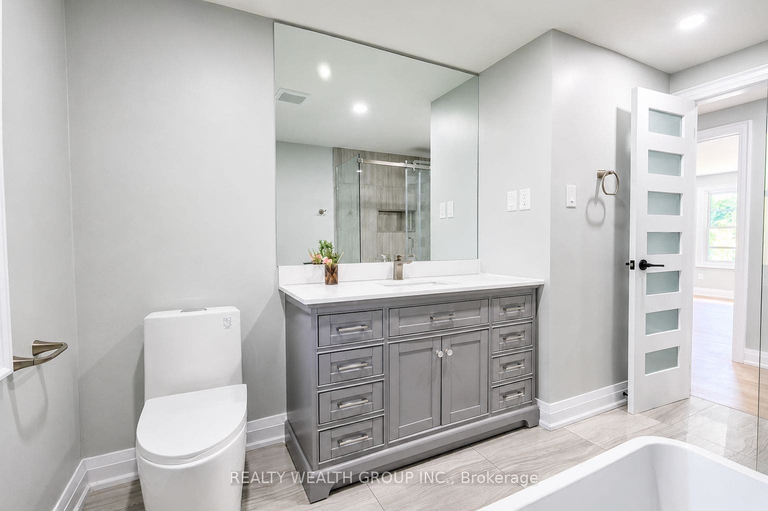 264 Shakespeare Drive, Waterloo, Waterloo ON N2L 2T6 264 Shakespeare Drive, Waterloo, Waterloo ON N2L 2T6