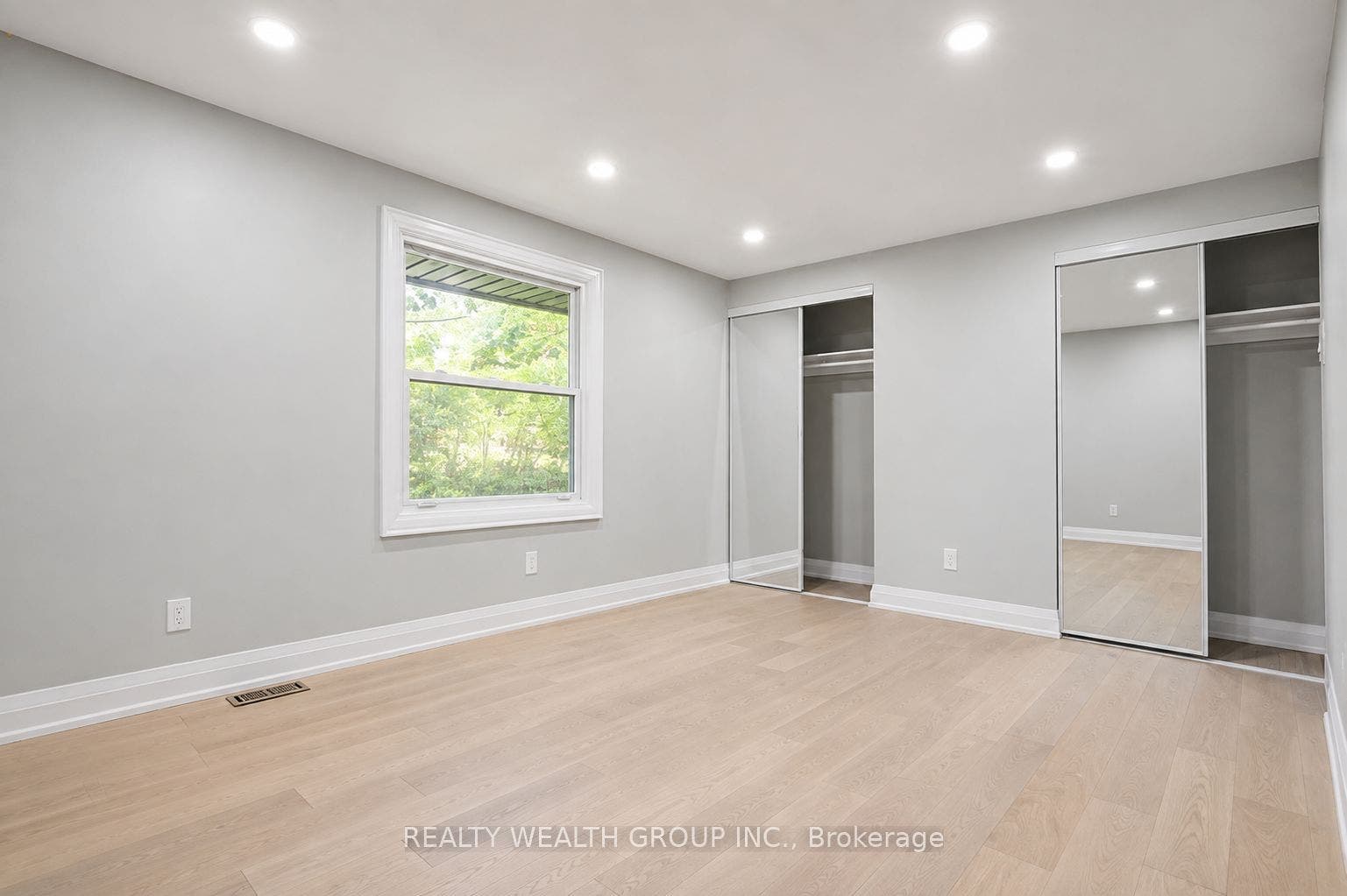 264 Shakespeare Drive, Waterloo, Waterloo ON N2L 2T6 264 Shakespeare Drive, Waterloo, Waterloo ON N2L 2T6