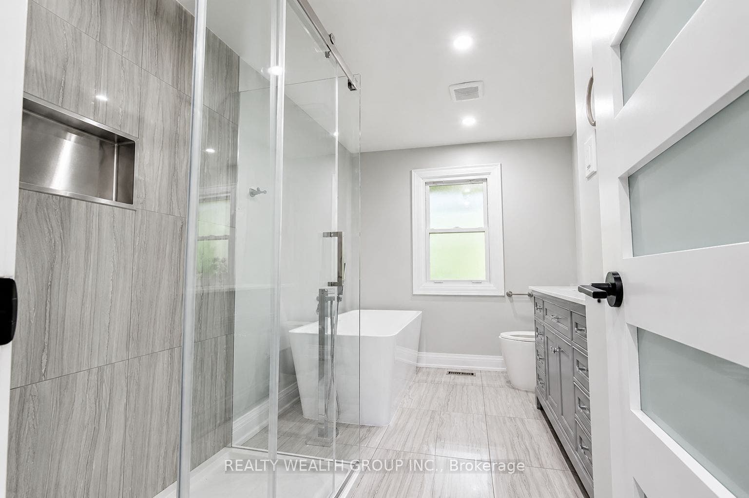 264 Shakespeare Drive, Waterloo, Waterloo ON N2L 2T6 264 Shakespeare Drive, Waterloo, Waterloo ON N2L 2T6