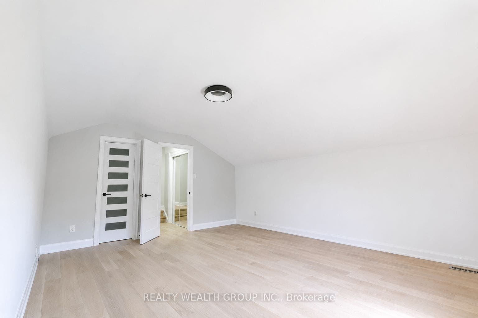 264 Shakespeare Drive, Waterloo, Waterloo ON N2L 2T6 264 Shakespeare Drive, Waterloo, Waterloo ON N2L 2T6