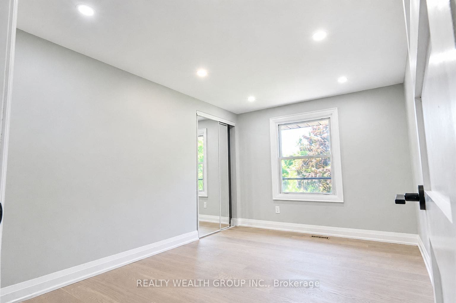 264 Shakespeare Drive, Waterloo, Waterloo ON N2L 2T6 264 Shakespeare Drive, Waterloo, Waterloo ON N2L 2T6