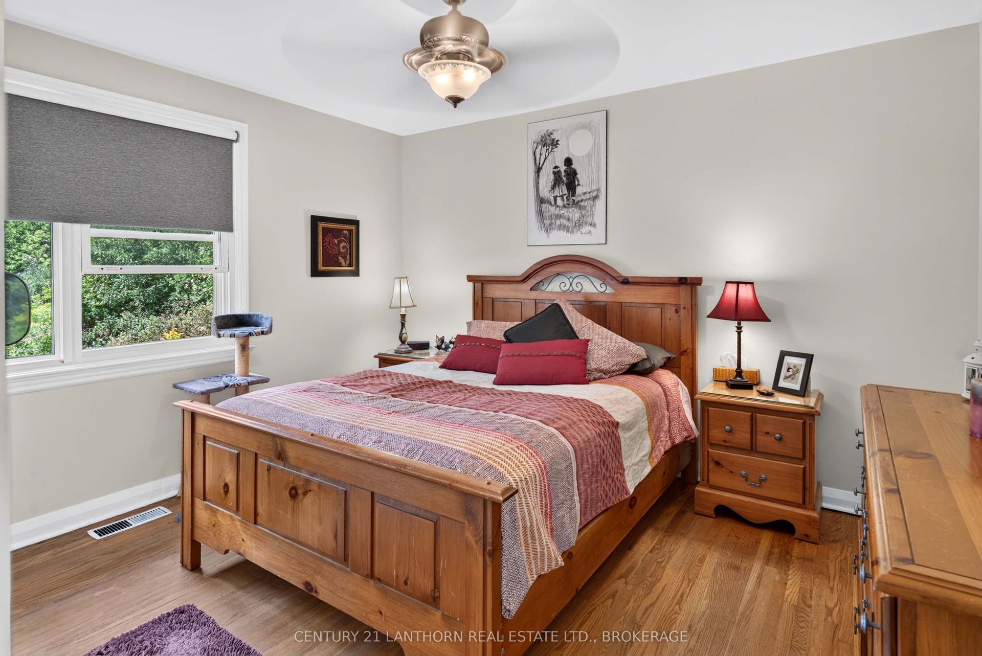 244 Yonge Street, Kingston, Frontenac ON K7M 1G5