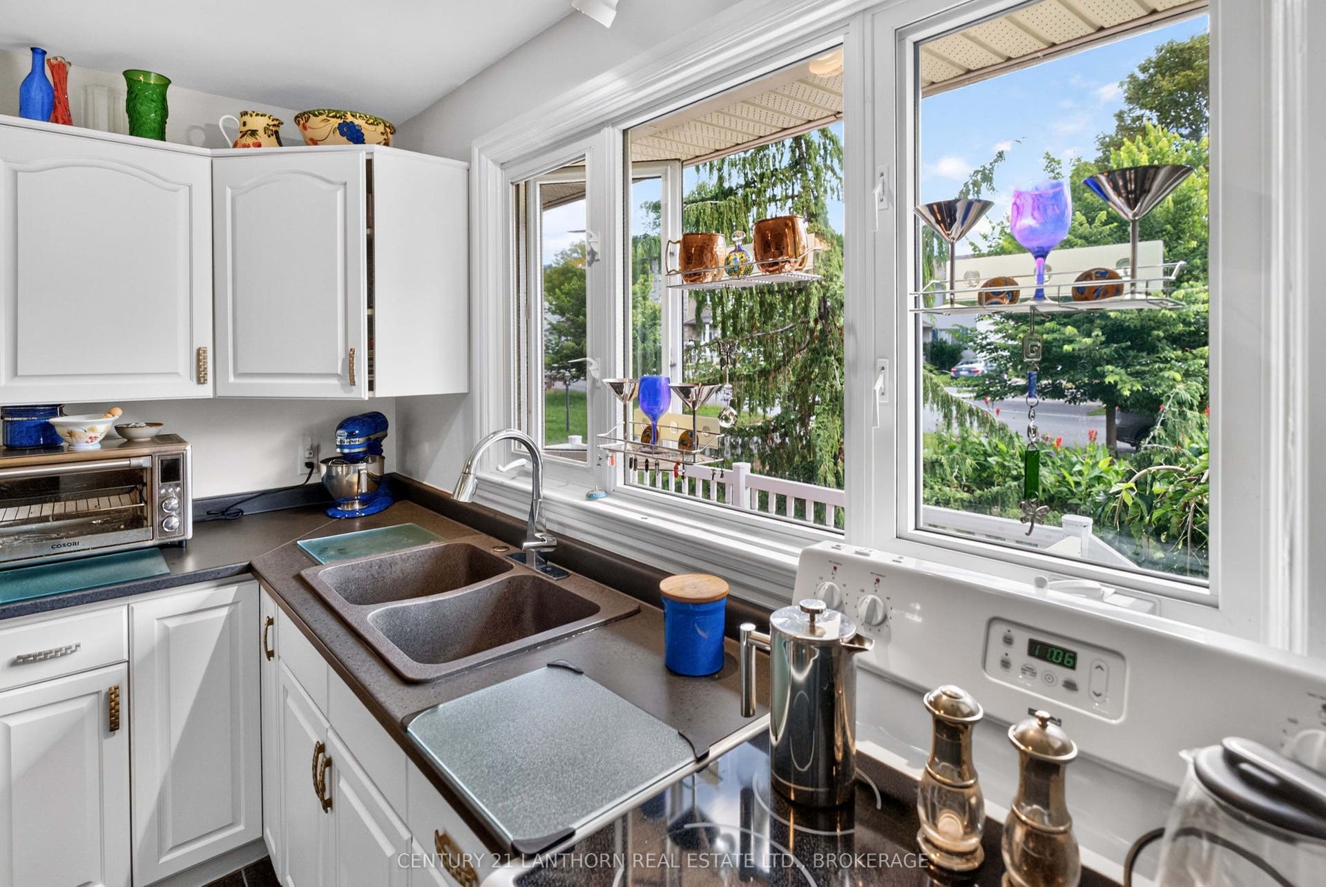 244 Yonge Street, Kingston, Frontenac ON K7M 1G5