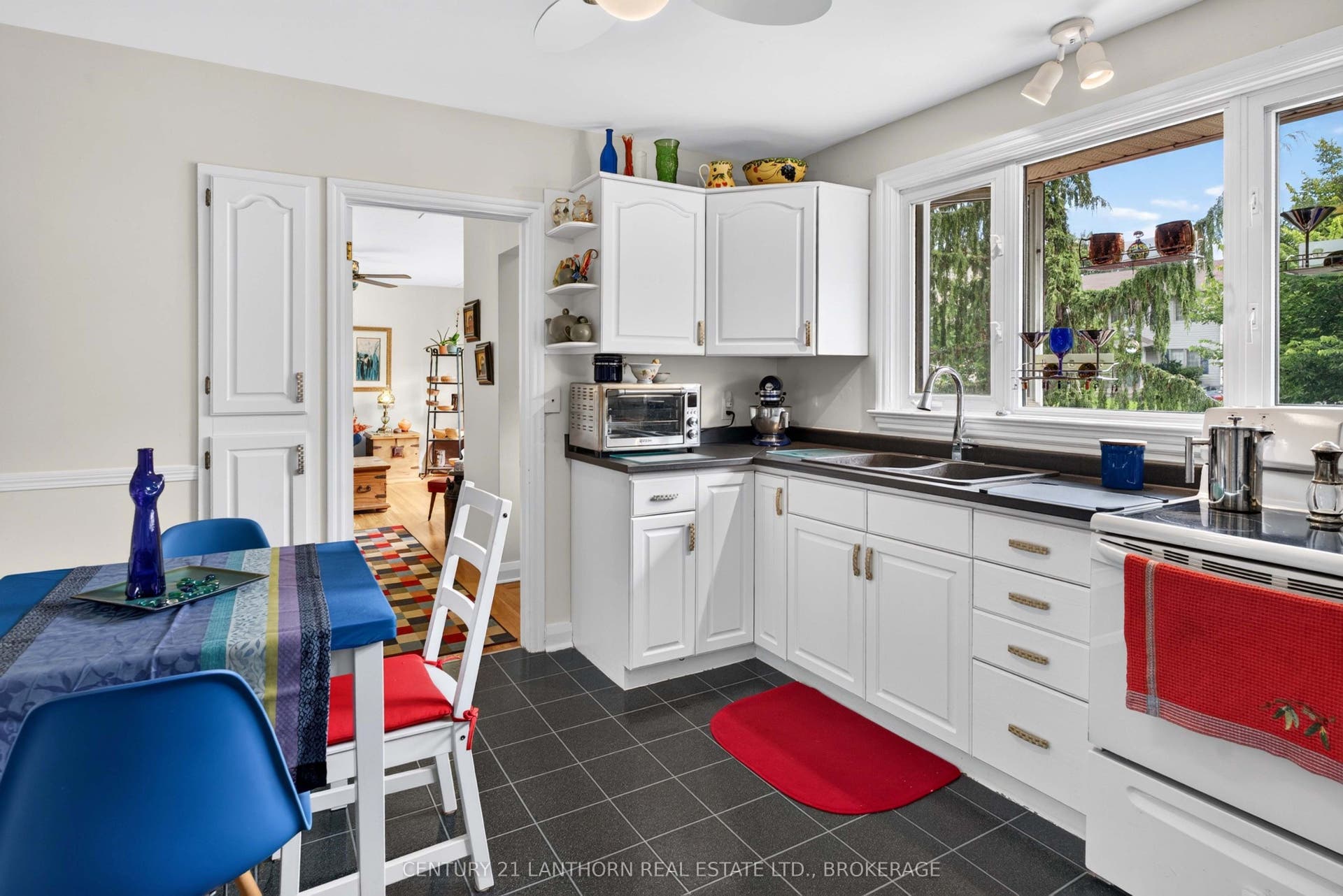244 Yonge Street, Kingston, Frontenac ON K7M 1G5
