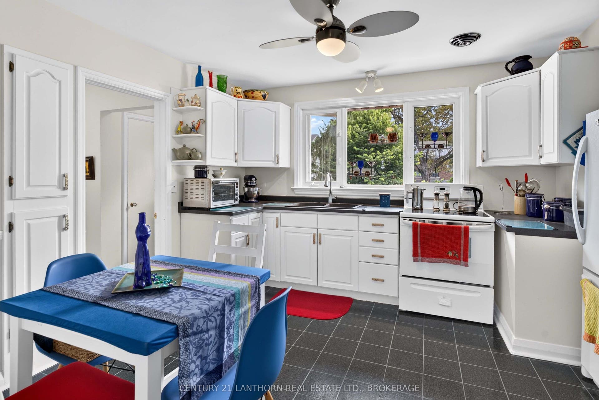 244 Yonge Street, Kingston, Frontenac ON K7M 1G5