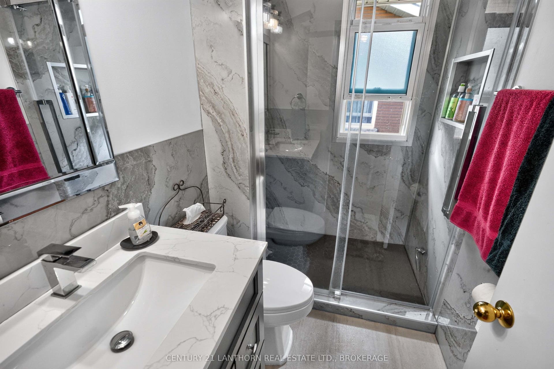 244 Yonge Street, Kingston, Frontenac ON K7M 1G5