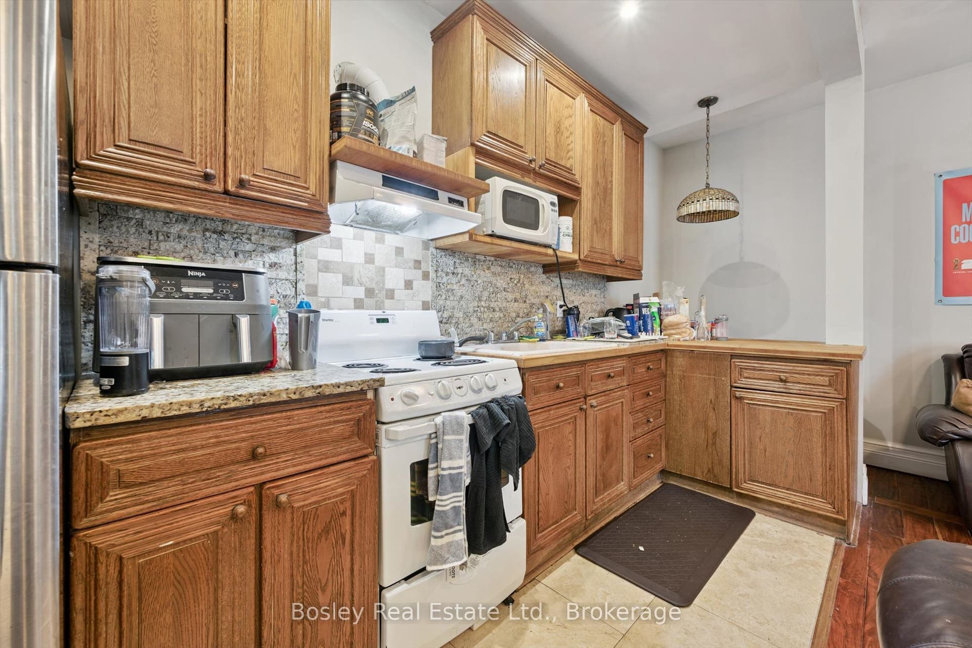 10 Ontario Street, Guelph, Wellington ON N1E 3B1 10 Ontario Street, Guelph, Wellington ON N1E 3B1