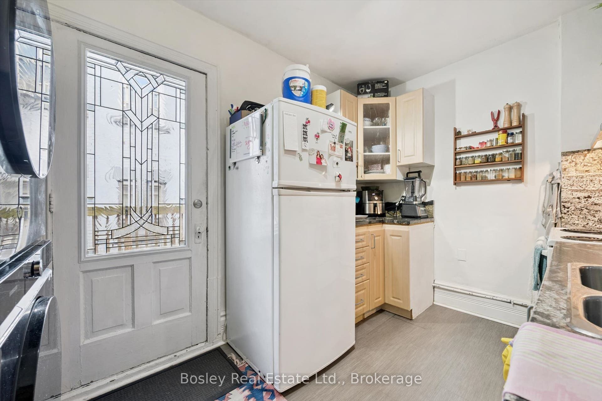 10 Ontario Street, Guelph, Wellington ON N1E 3B1 10 Ontario Street, Guelph, Wellington ON N1E 3B1
