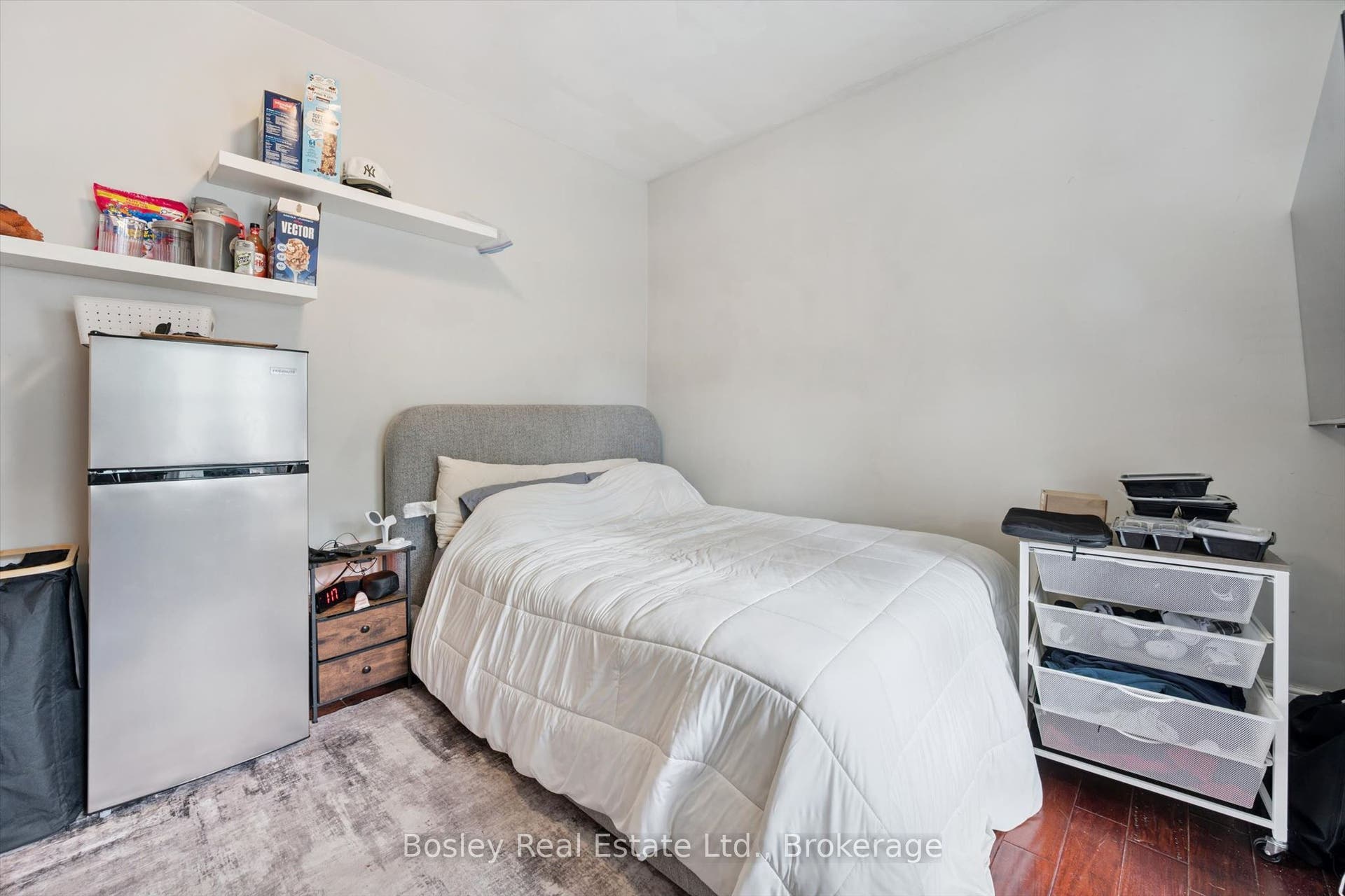10 Ontario Street, Guelph, Wellington ON N1E 3B1 10 Ontario Street, Guelph, Wellington ON N1E 3B1