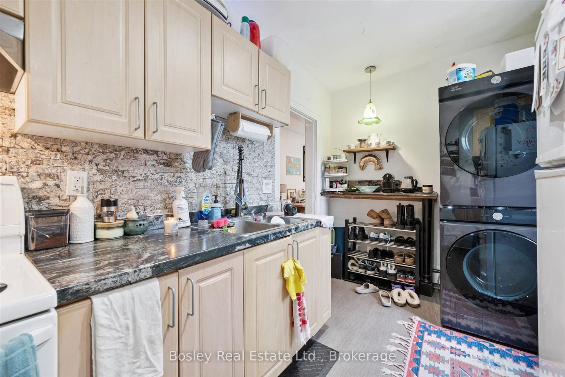 10 Ontario Street, Guelph, Wellington ON N1E 3B1 10 Ontario Street, Guelph, Wellington ON N1E 3B1