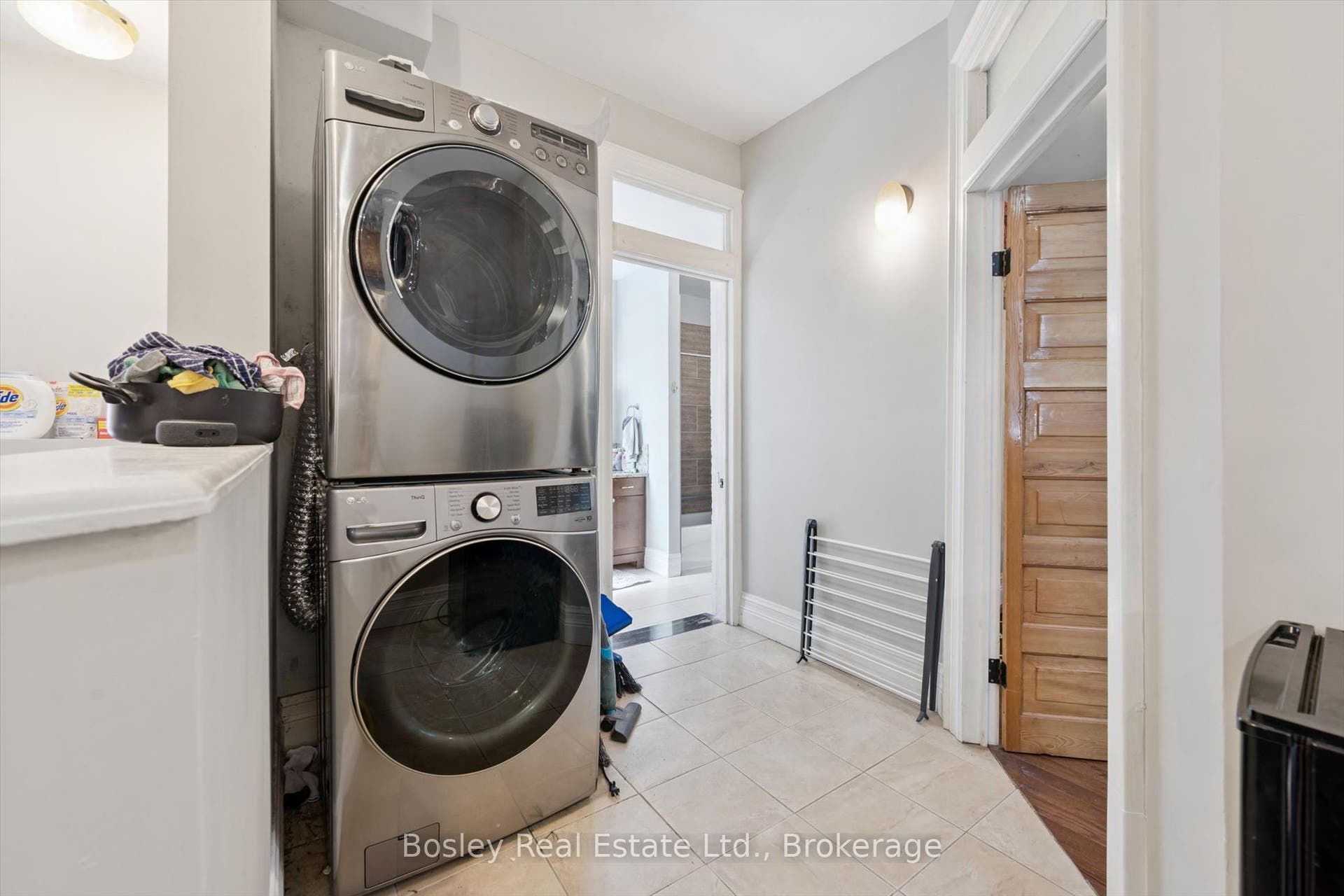 10 Ontario Street, Guelph, Wellington ON N1E 3B1 10 Ontario Street, Guelph, Wellington ON N1E 3B1