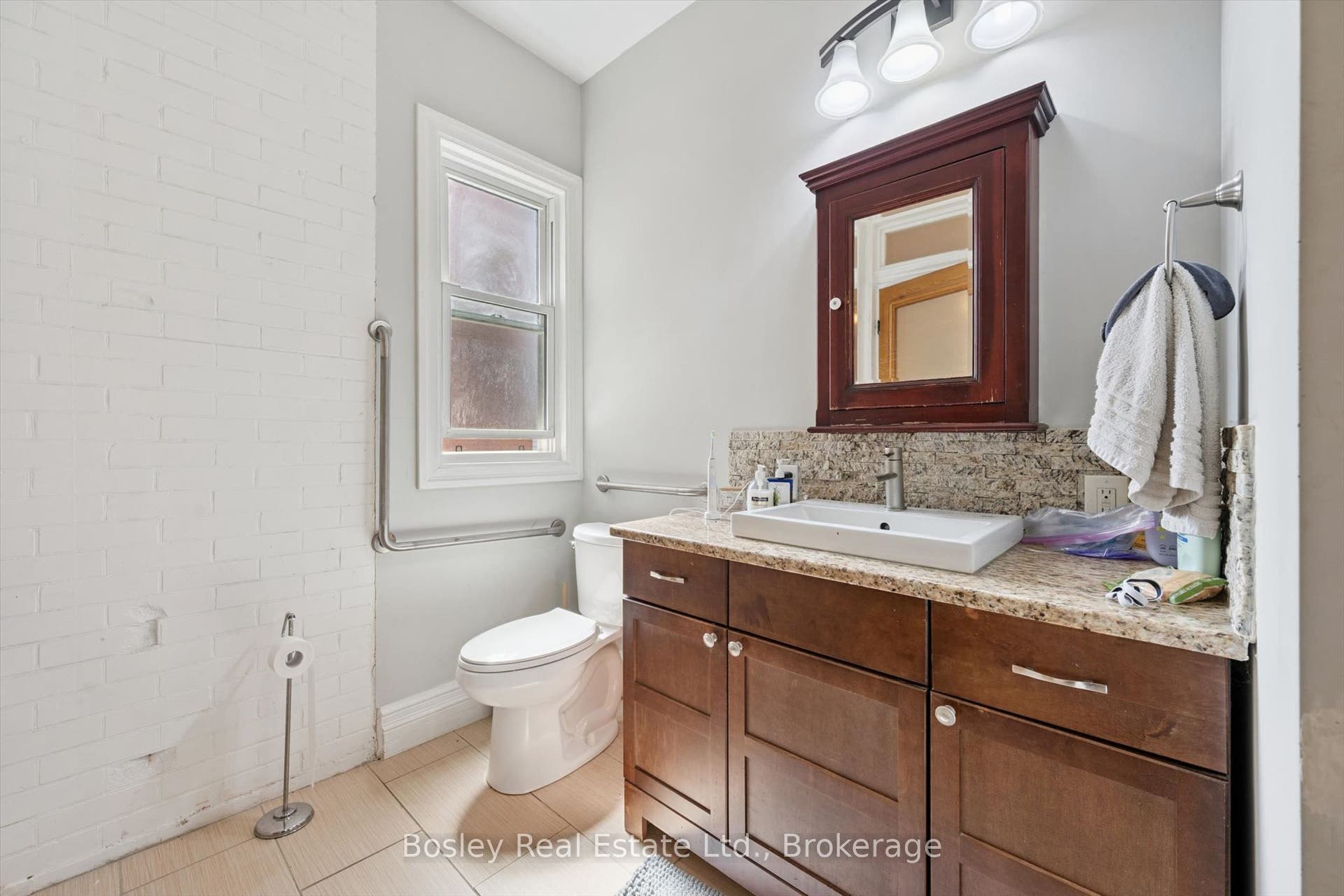 10 Ontario Street, Guelph, Wellington ON N1E 3B1 10 Ontario Street, Guelph, Wellington ON N1E 3B1
