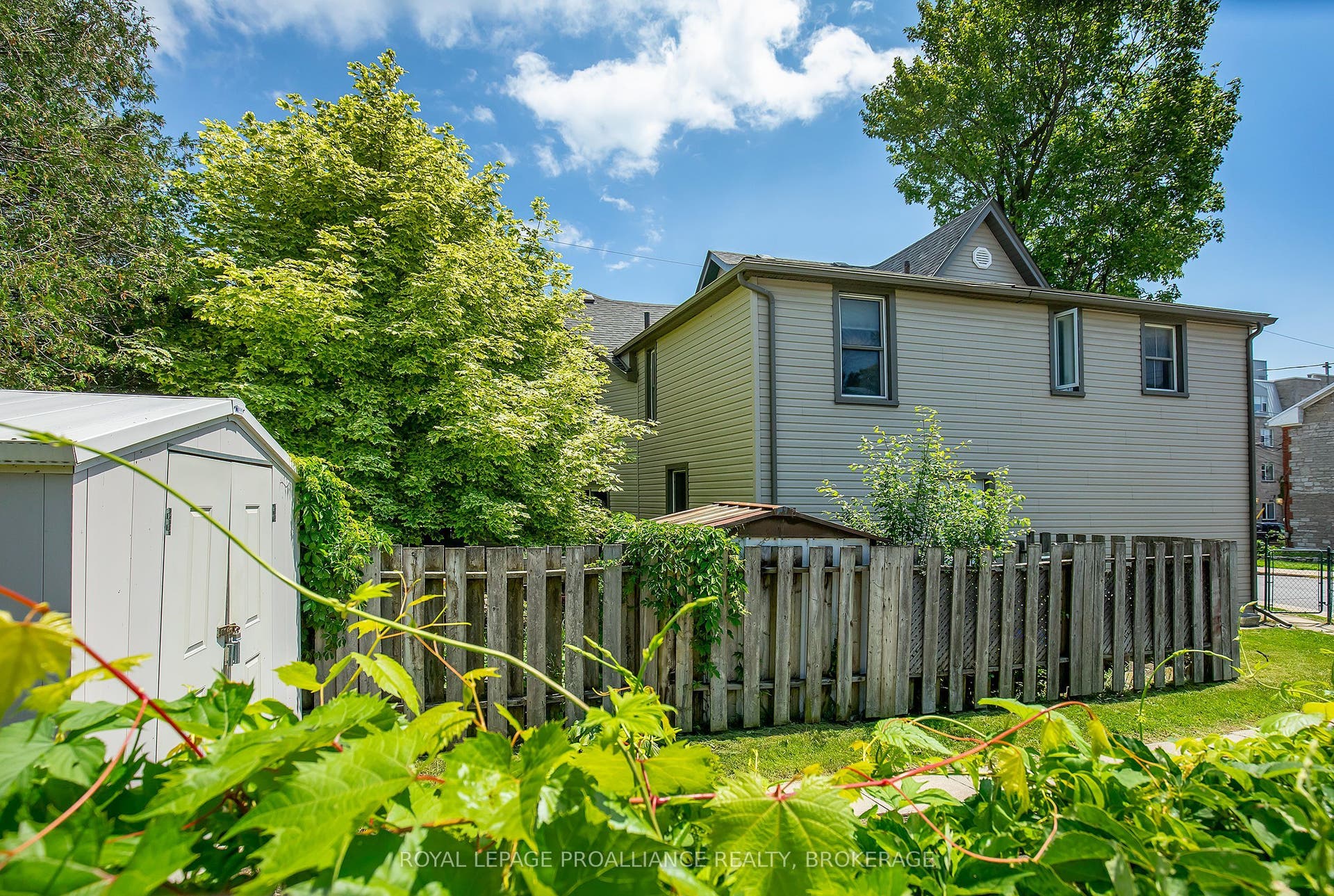 300 Sydenham Street, Kingston, Frontenac ON K7K 3M7