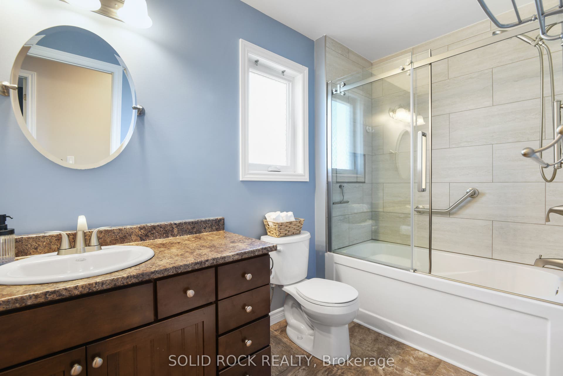 Upstairs full bath