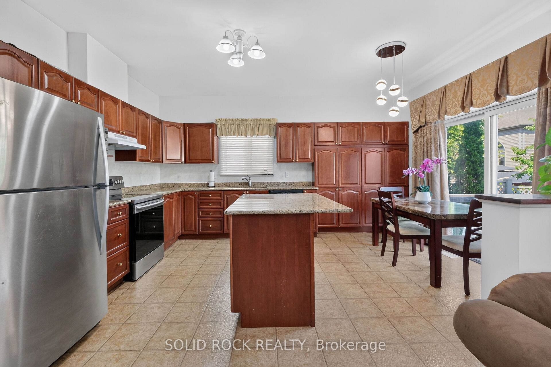 131 Finn Court, Hunt Club - South Keys And Area, Ottawa ON K1V 2C6