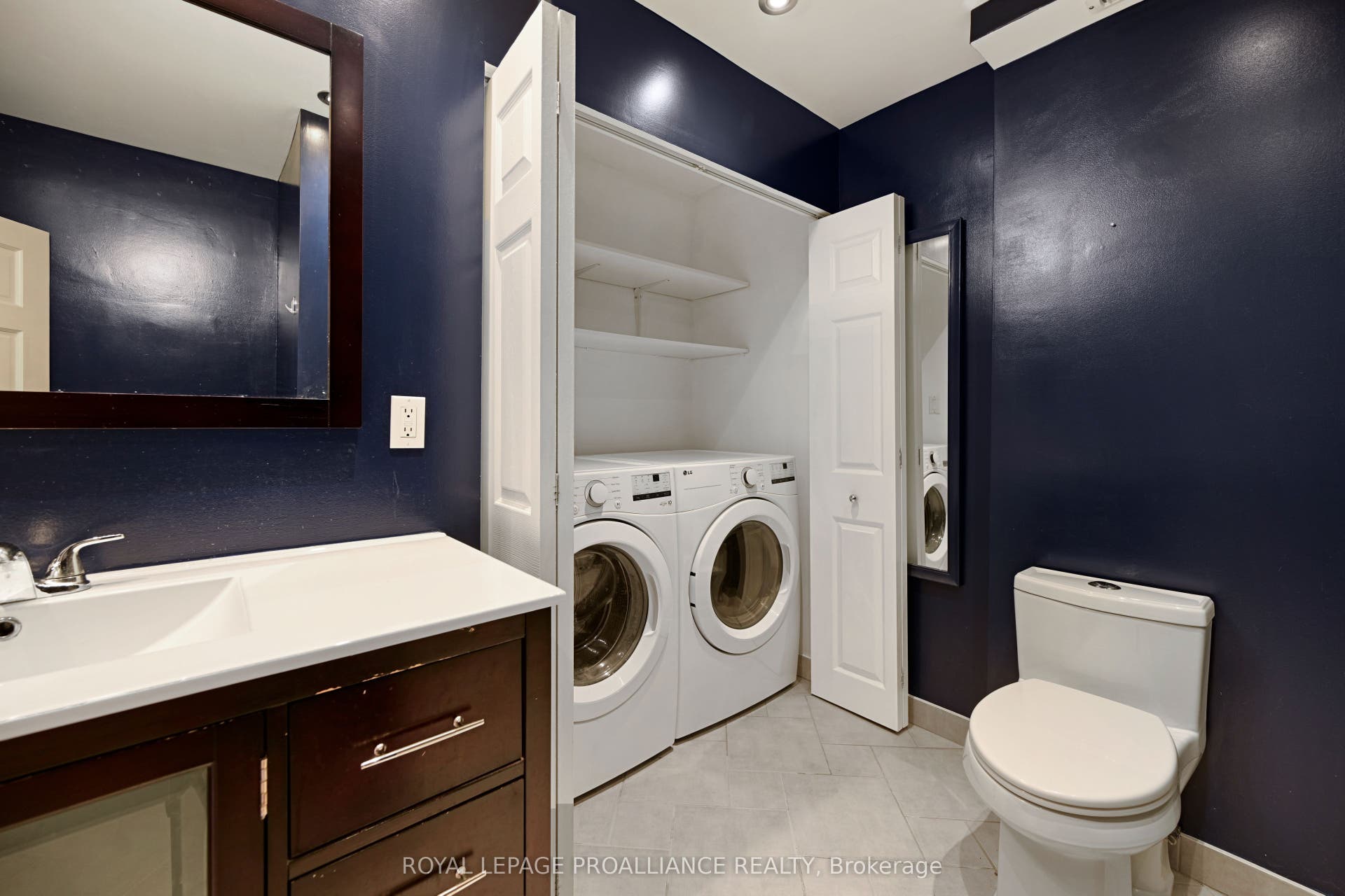 372 King Street W, Brockville, Leeds And Grenville ON K6V 3S6 Main House - Bath & Laundry