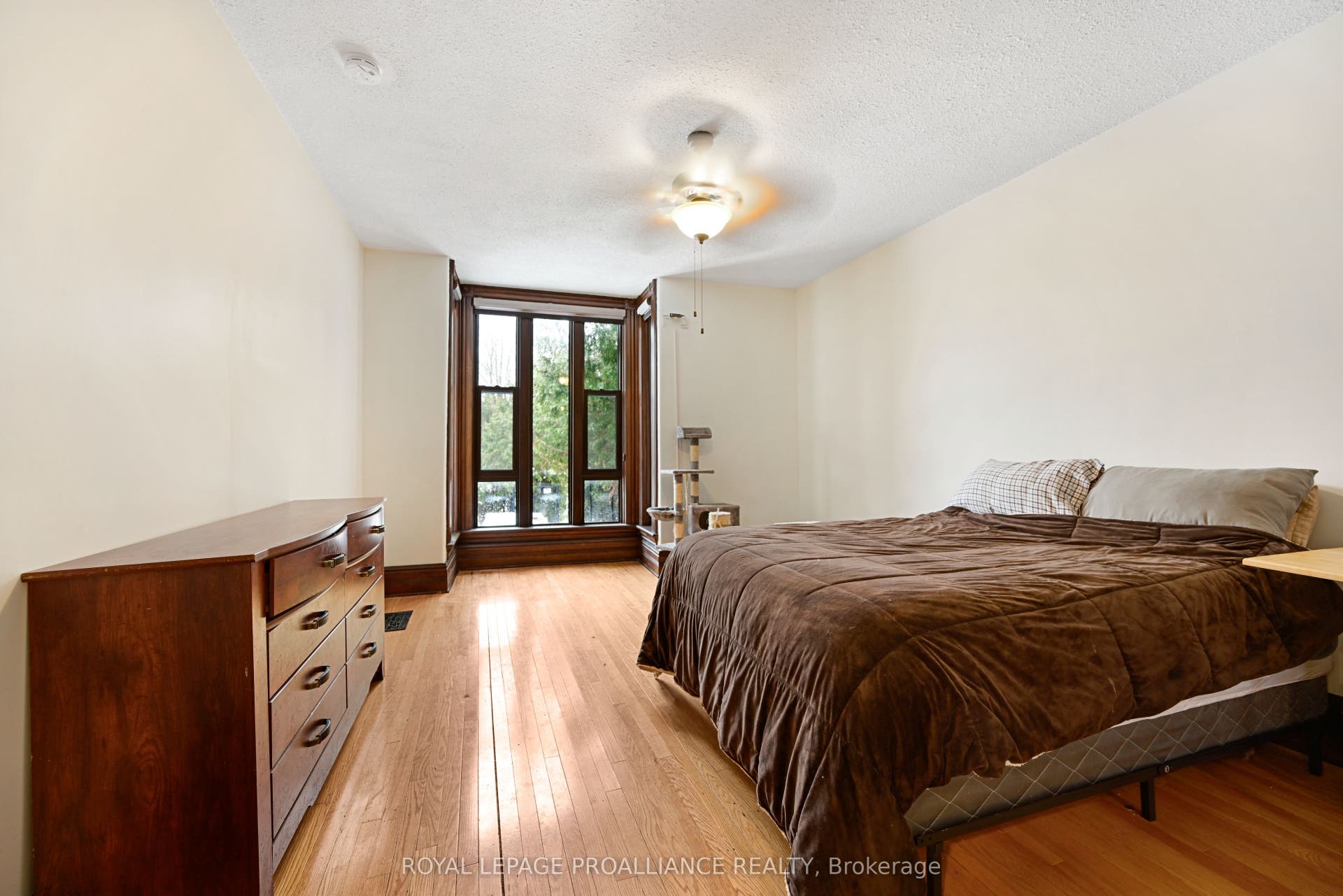 372 King Street W, Brockville, Leeds And Grenville ON K6V 3S6 Apartment Bedroom