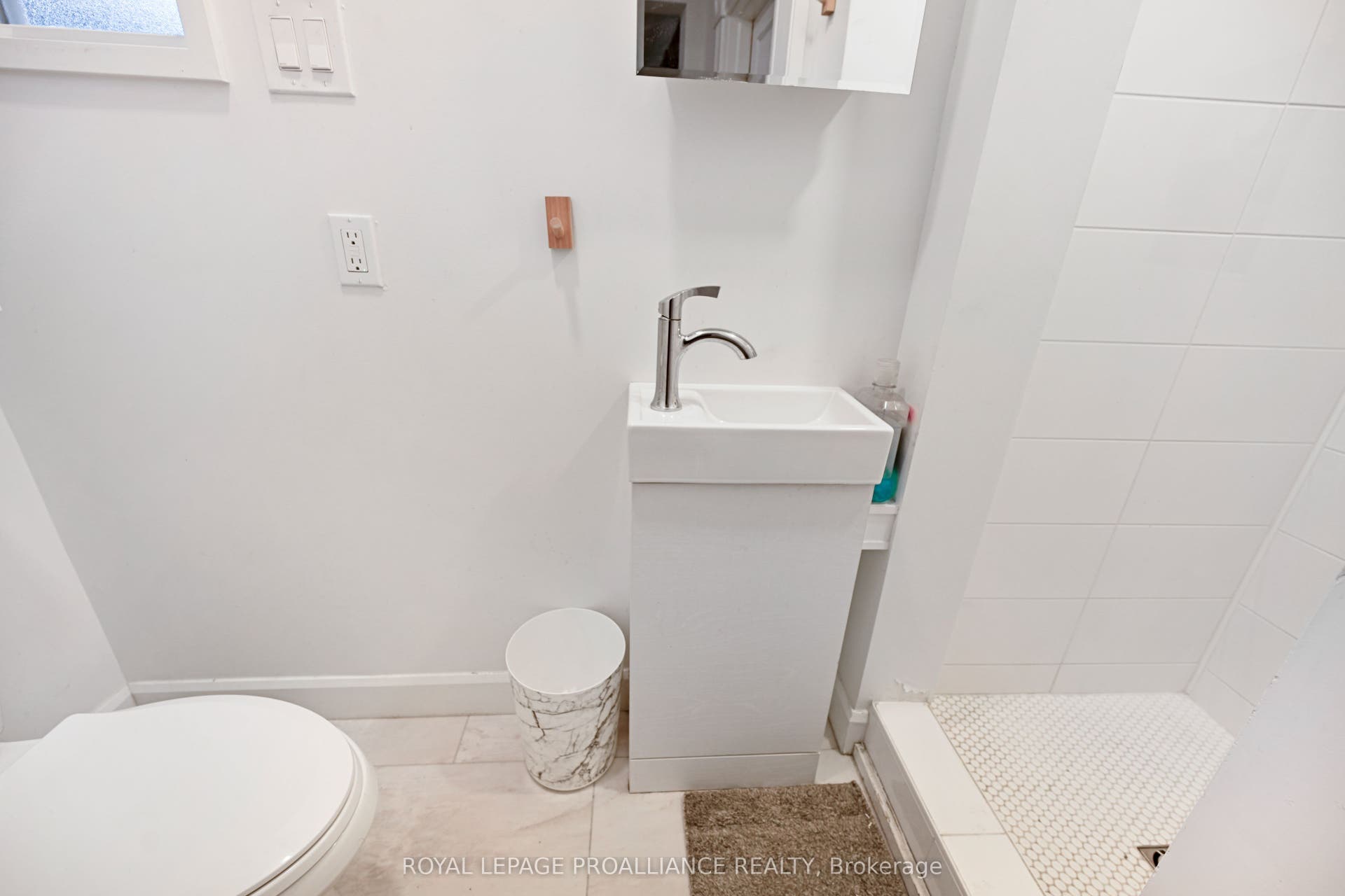 372 King Street W, Brockville, Leeds And Grenville ON K6V 3S6 Apartment - Bathroom