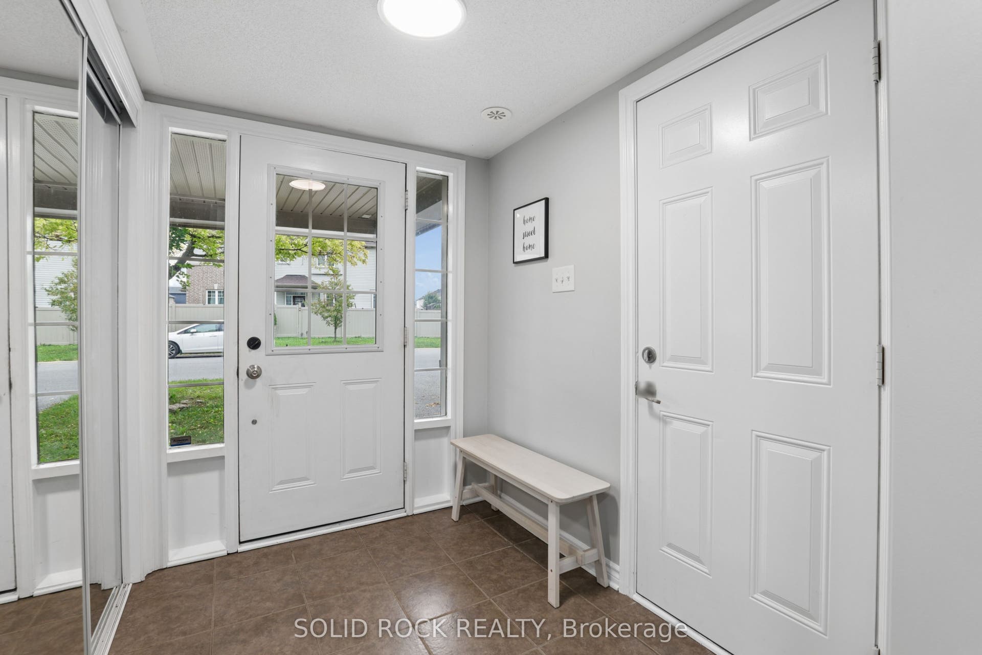 2529 Waterlilly Way, Barrhaven, Ottawa ON K2J 0K2 Spacious foyer