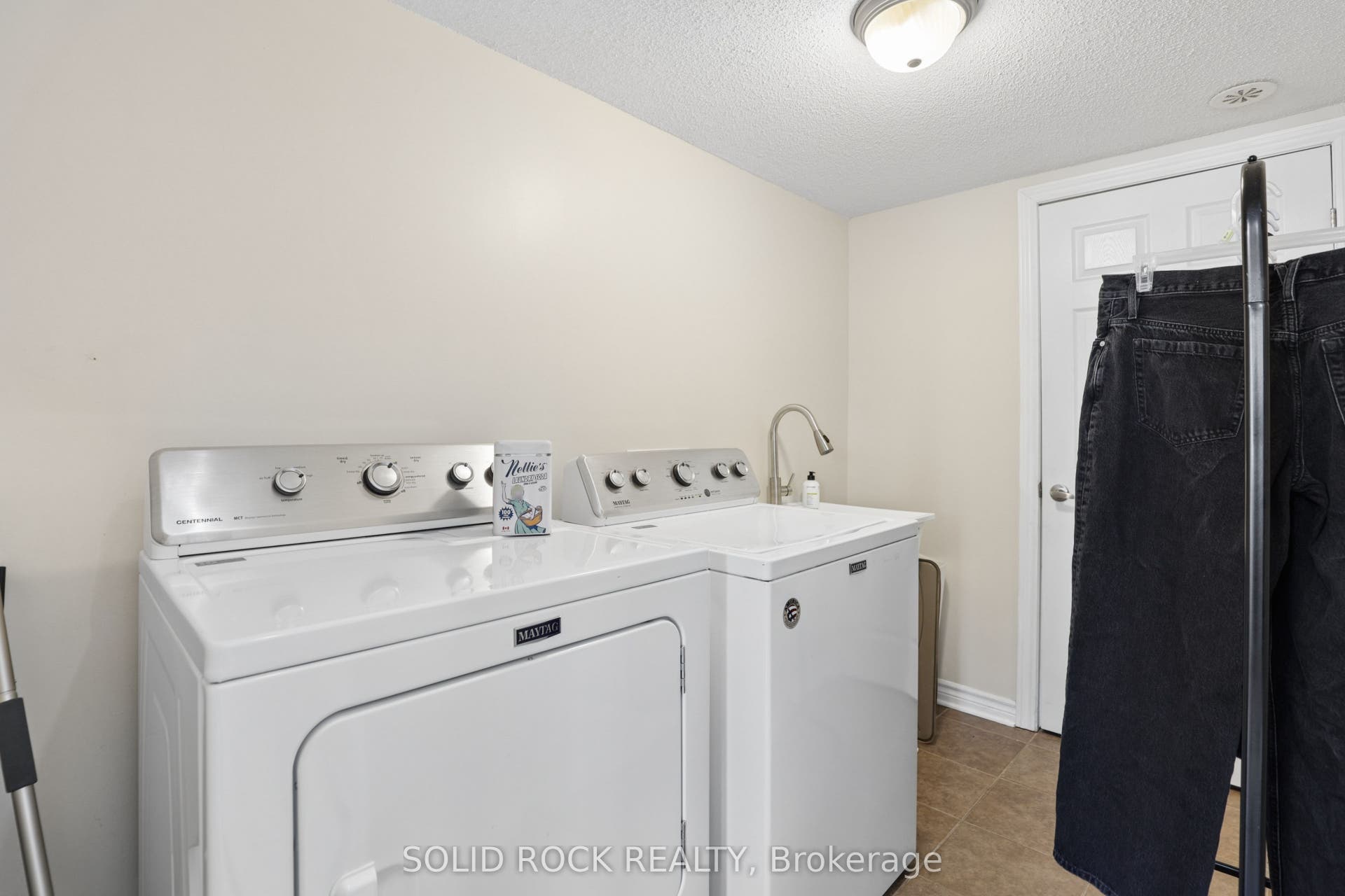 2529 Waterlilly Way, Barrhaven, Ottawa ON K2J 0K2 Laundry room on the main level