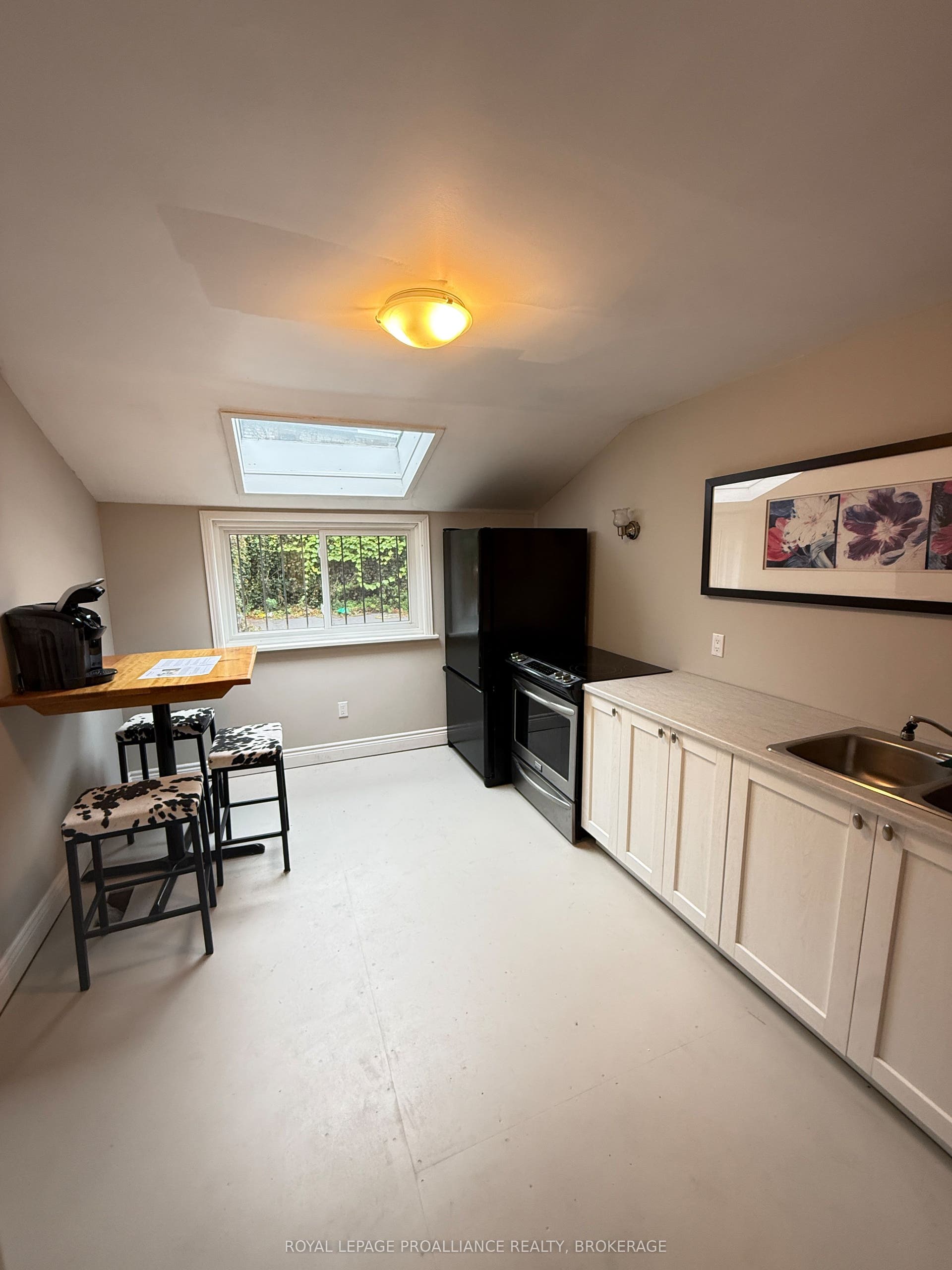 272 Wellington Street, Kingston, Frontenac ON K7K 2Z1 272 Wellington Street, Kingston, Frontenac ON K7K 2Z1