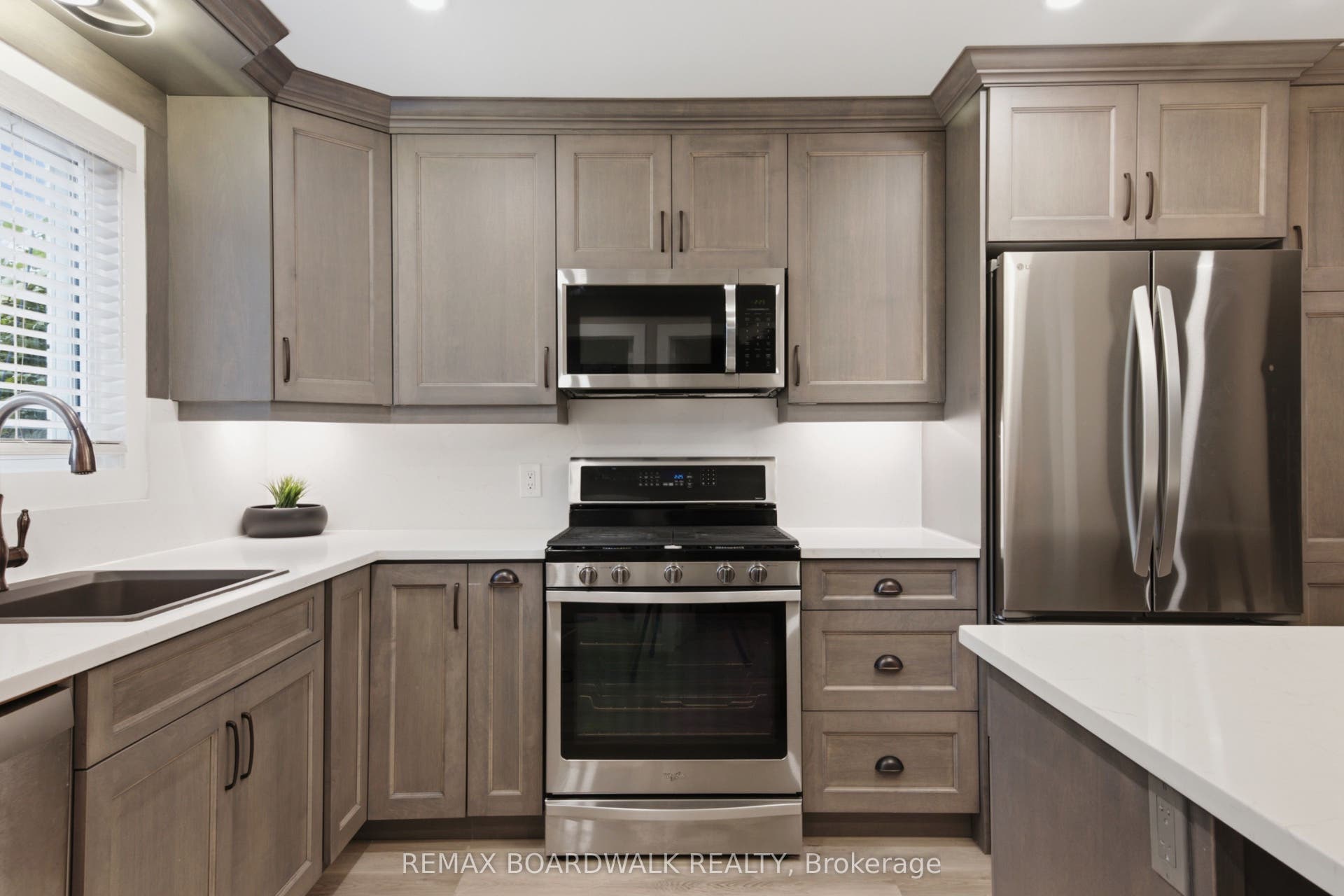 11 Maple Avenue, Brockville, Leeds And Grenville ON K6V 1Y3