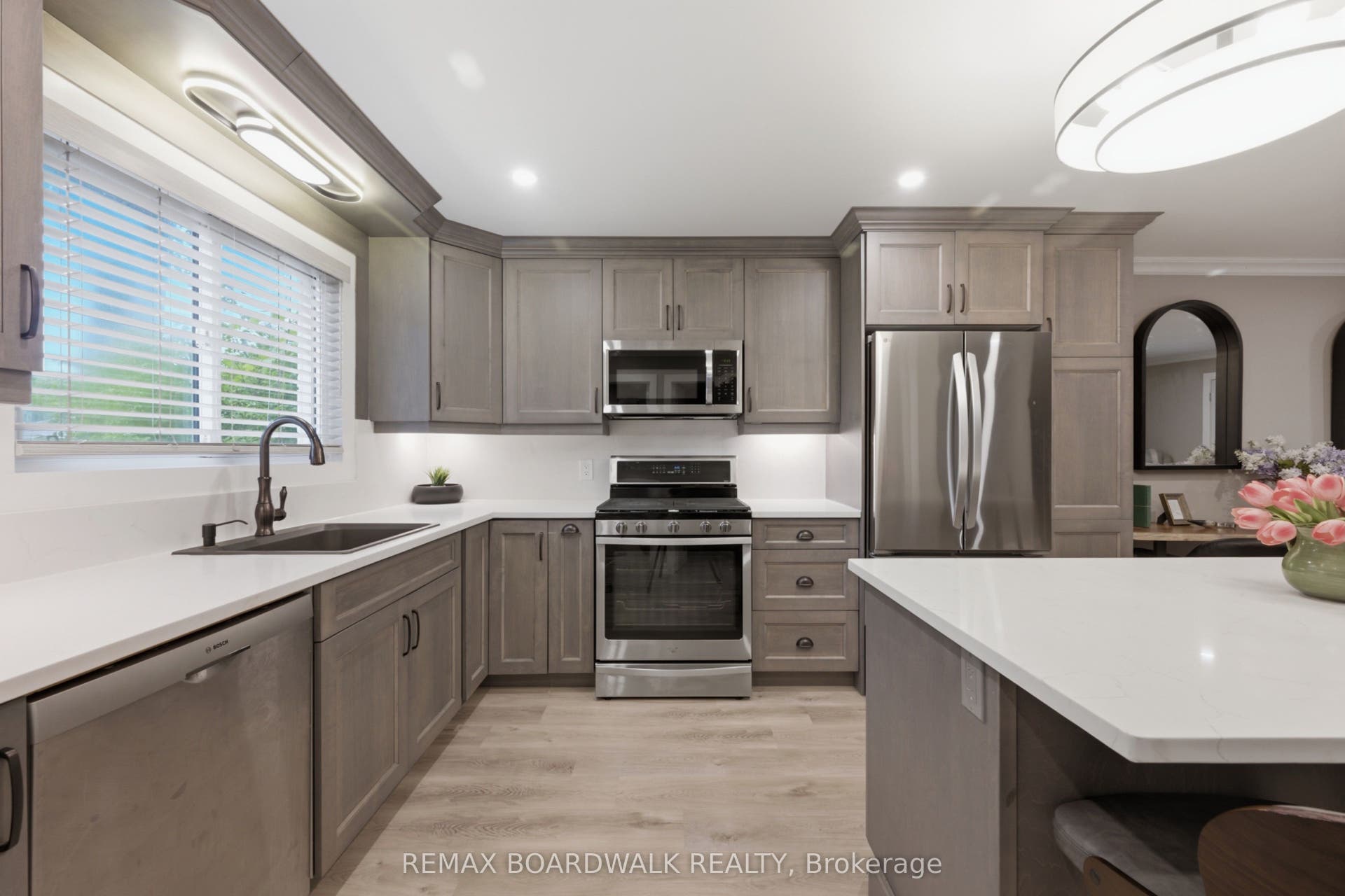 11 Maple Avenue, Brockville, Leeds And Grenville ON K6V 1Y3