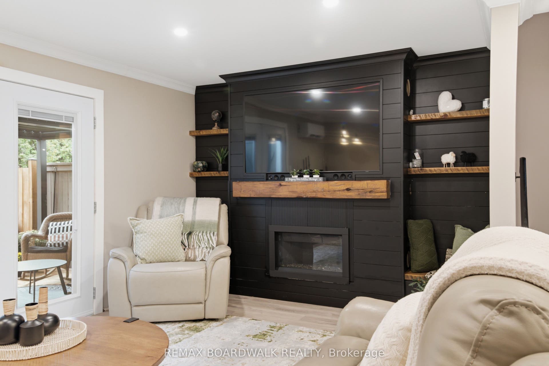 11 Maple Avenue, Brockville, Leeds And Grenville ON K6V 1Y3
