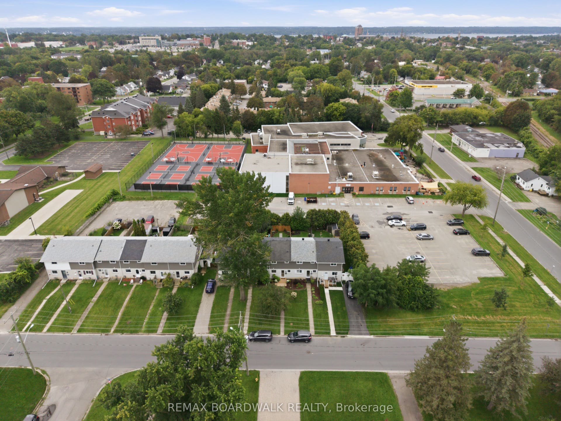 11 Maple Avenue, Brockville, Leeds And Grenville ON K6V 1Y3