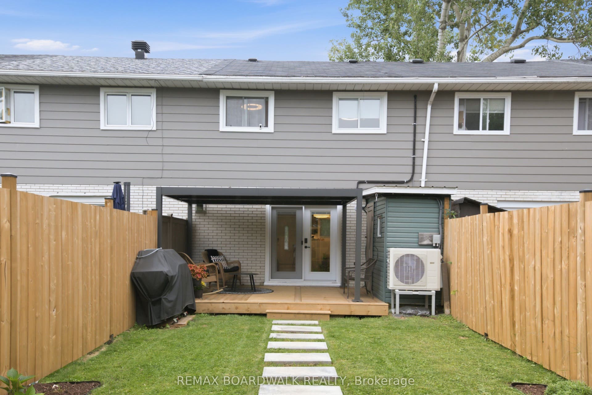 11 Maple Avenue, Brockville, Leeds And Grenville ON K6V 1Y3