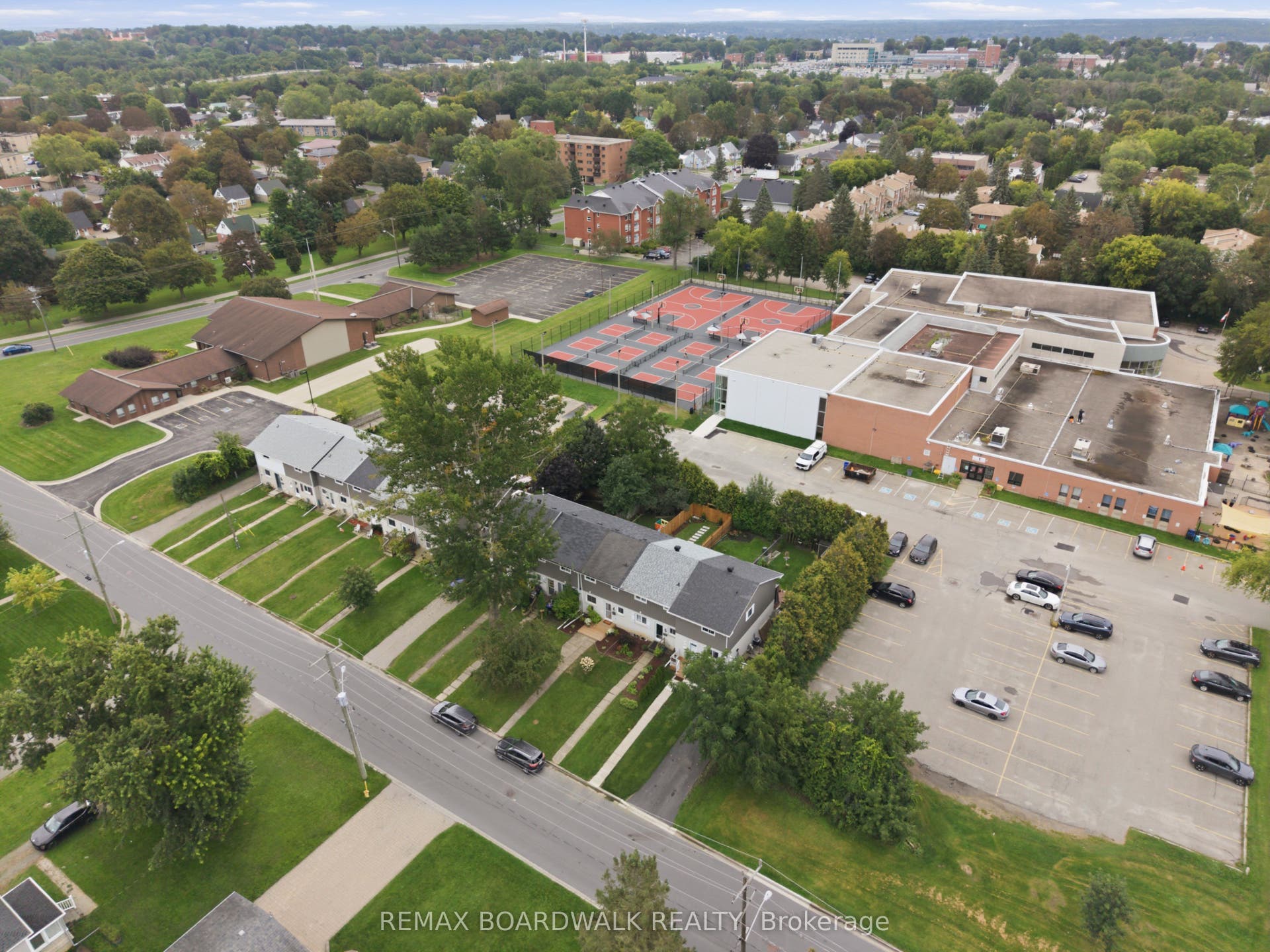 11 Maple Avenue, Brockville, Leeds And Grenville ON K6V 1Y3