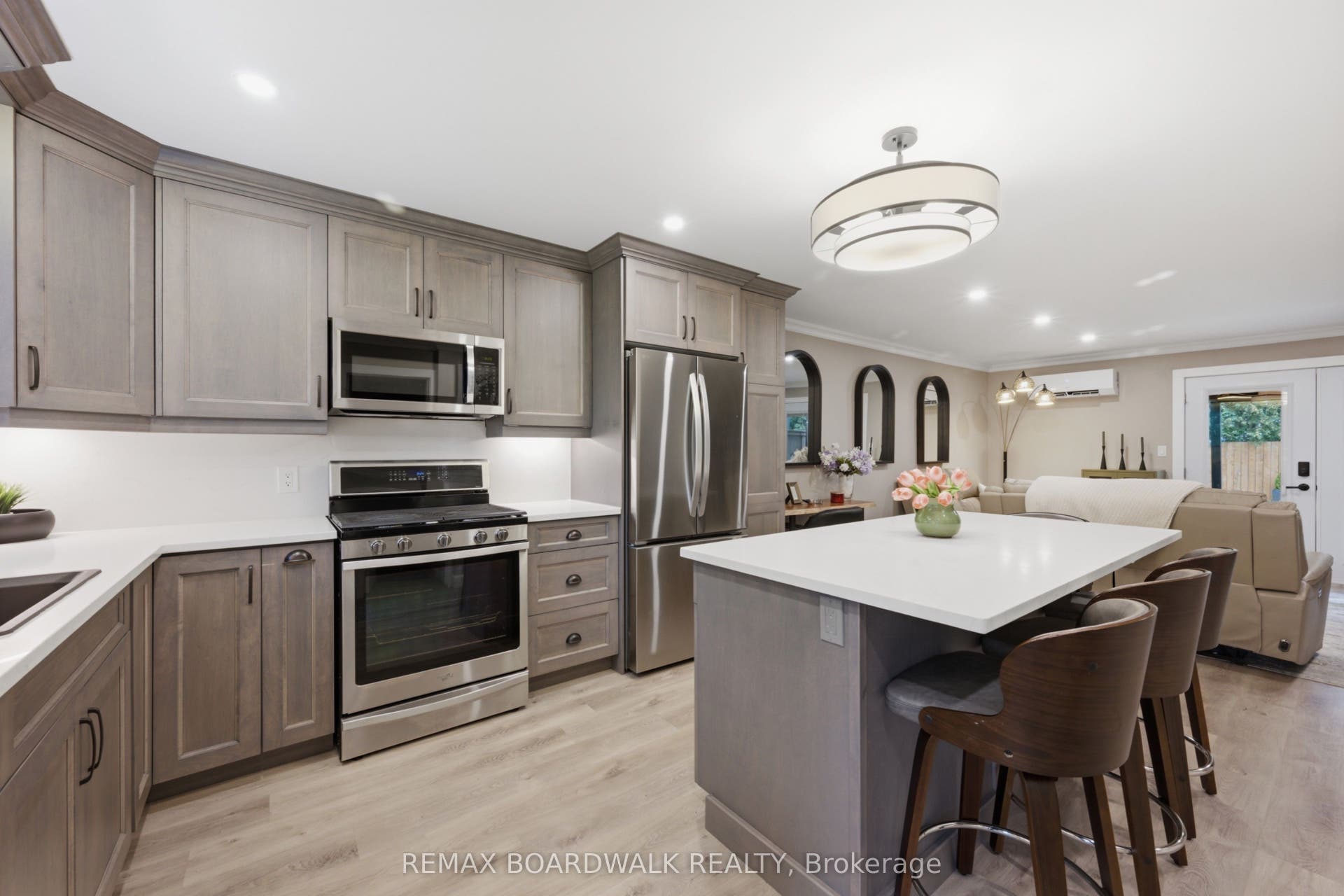 11 Maple Avenue, Brockville, Leeds And Grenville ON K6V 1Y3