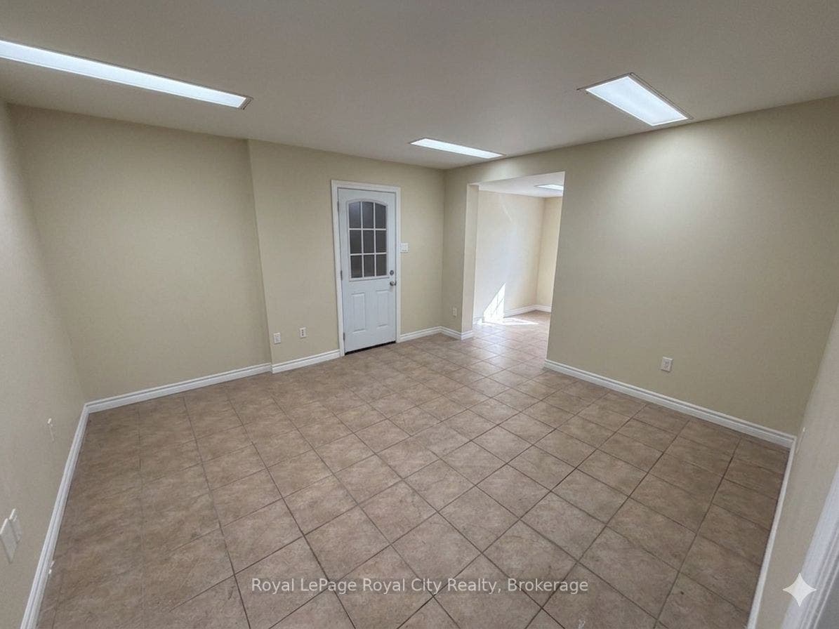 700 YORK Road, #UNIT B & C, Guelph, Wellington ON N1E 6A5 Office