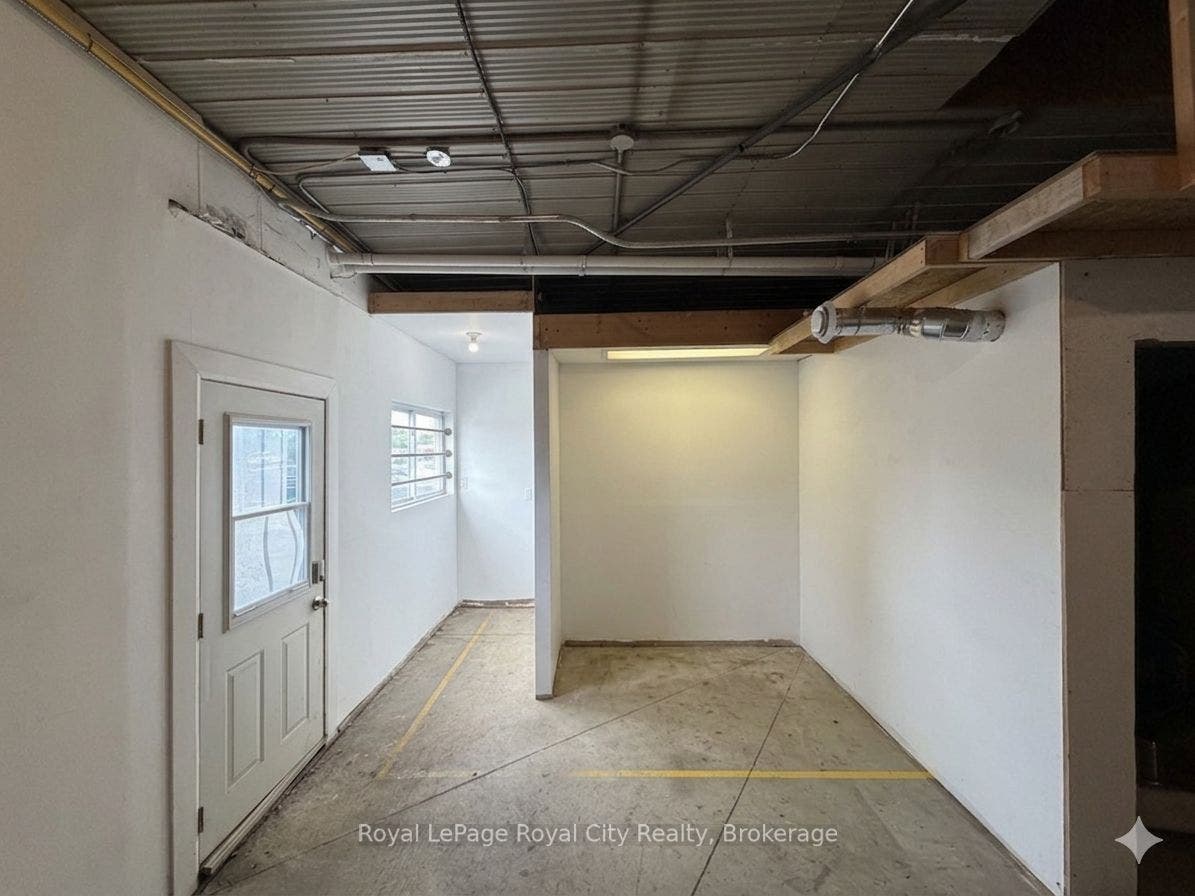 700 YORK Road, #UNIT B & C, Guelph, Wellington ON N1E 6A5 Office